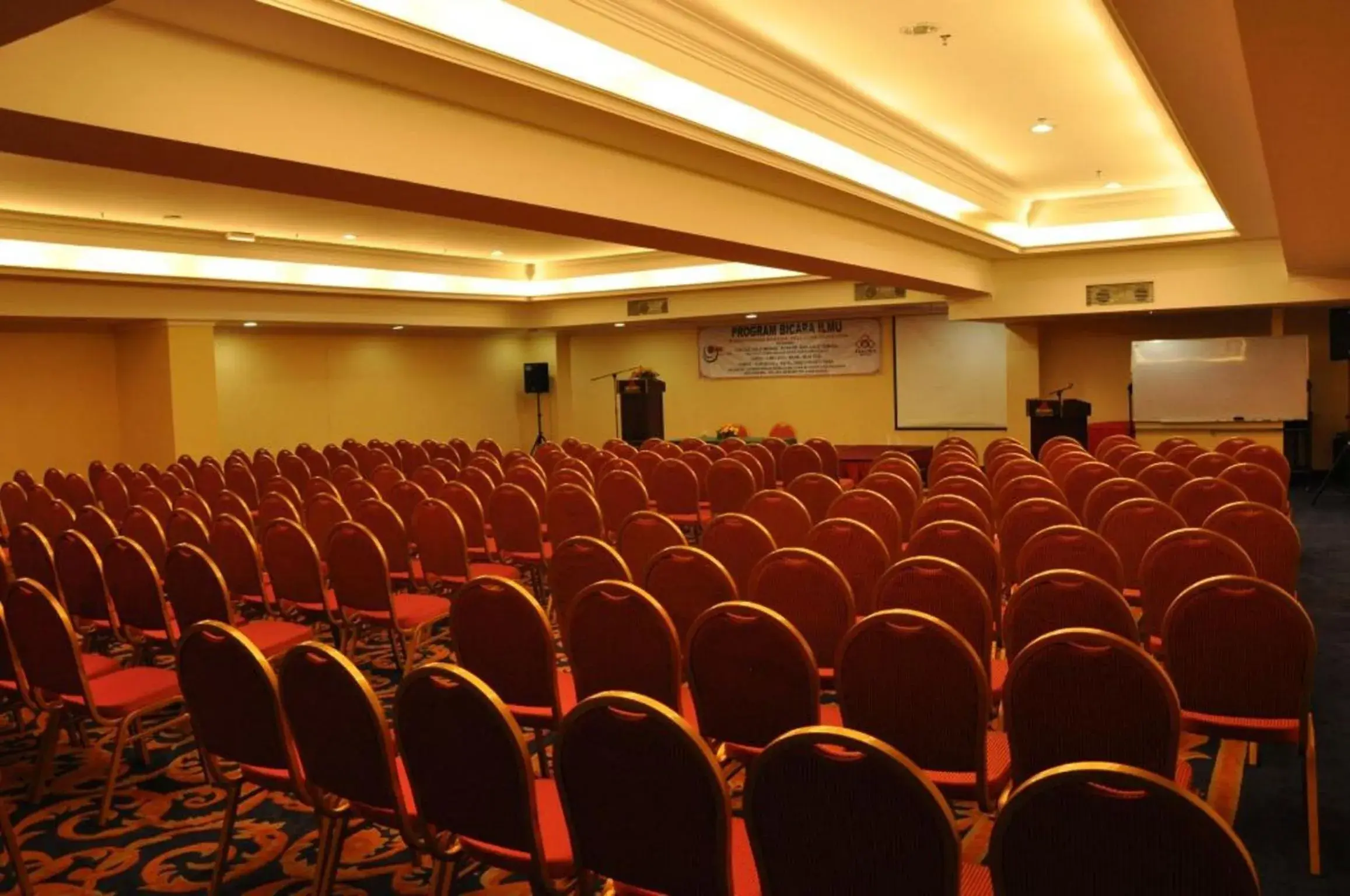Business facilities in Tang Dynasty Park Hotel