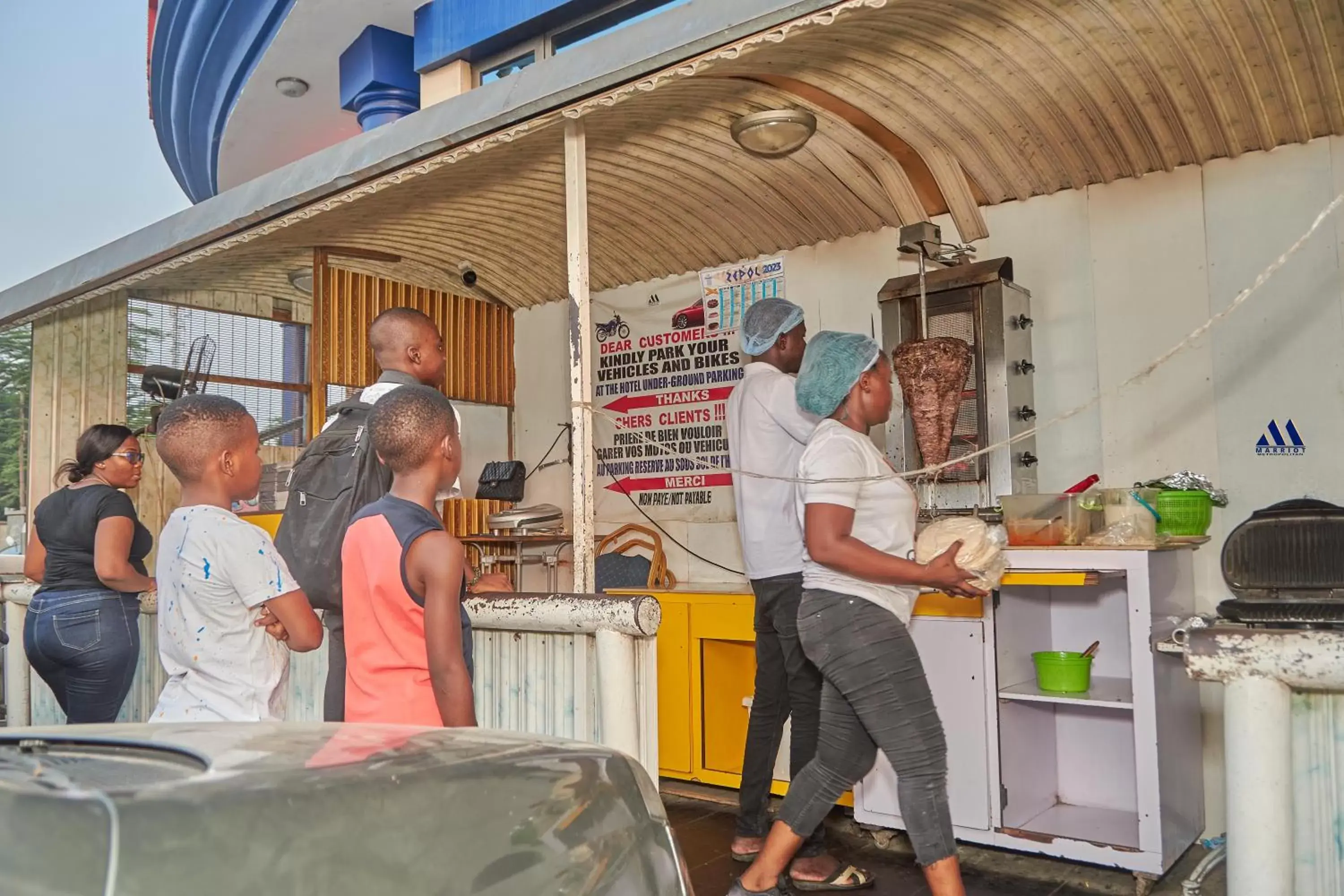 Restaurant/places to eat in Marriot Metropolitan Hotel Restaurant/places to eat in Marriot Metropolitan Hotel