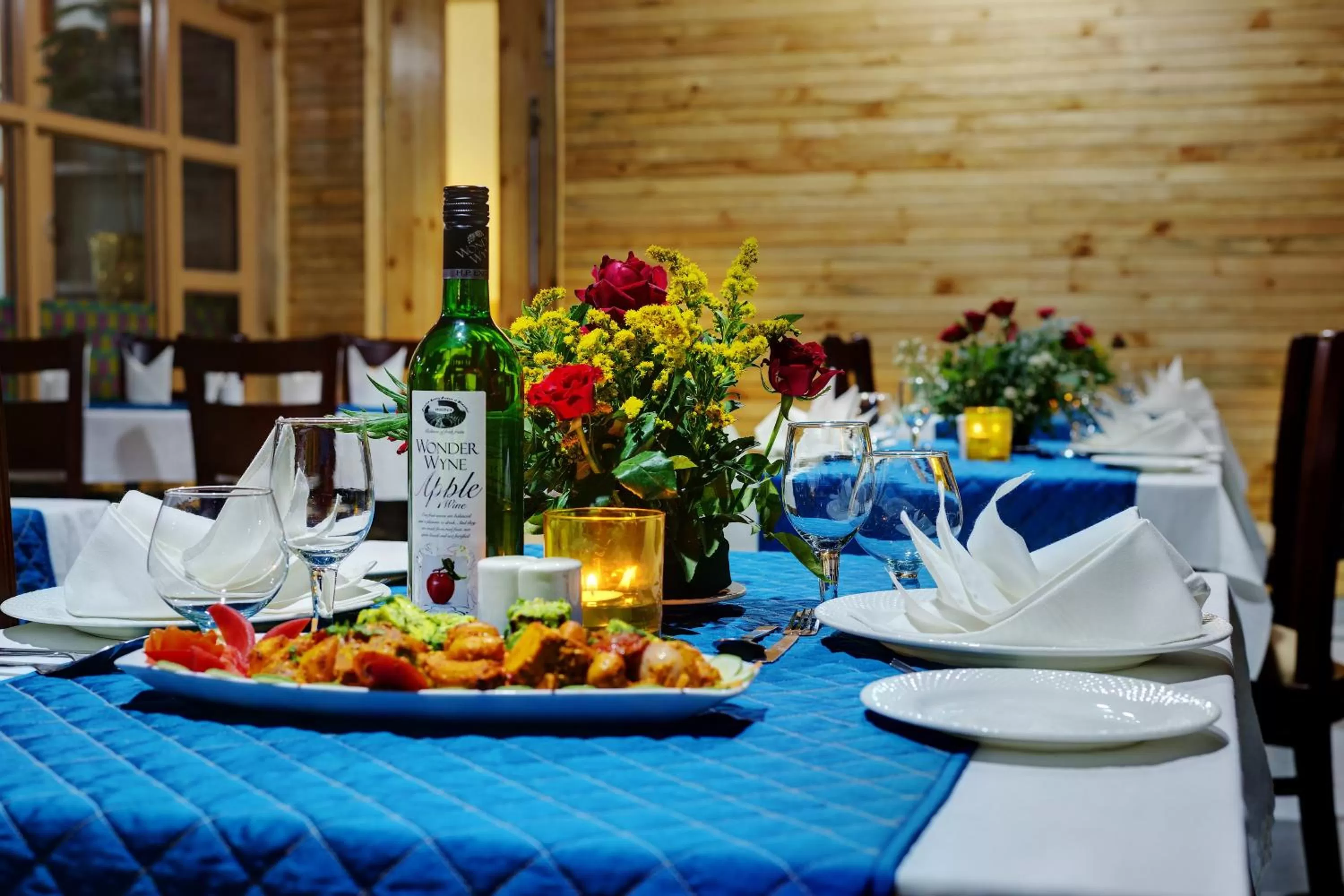 Restaurant/places to eat in Bravia Hotel Manali Inn