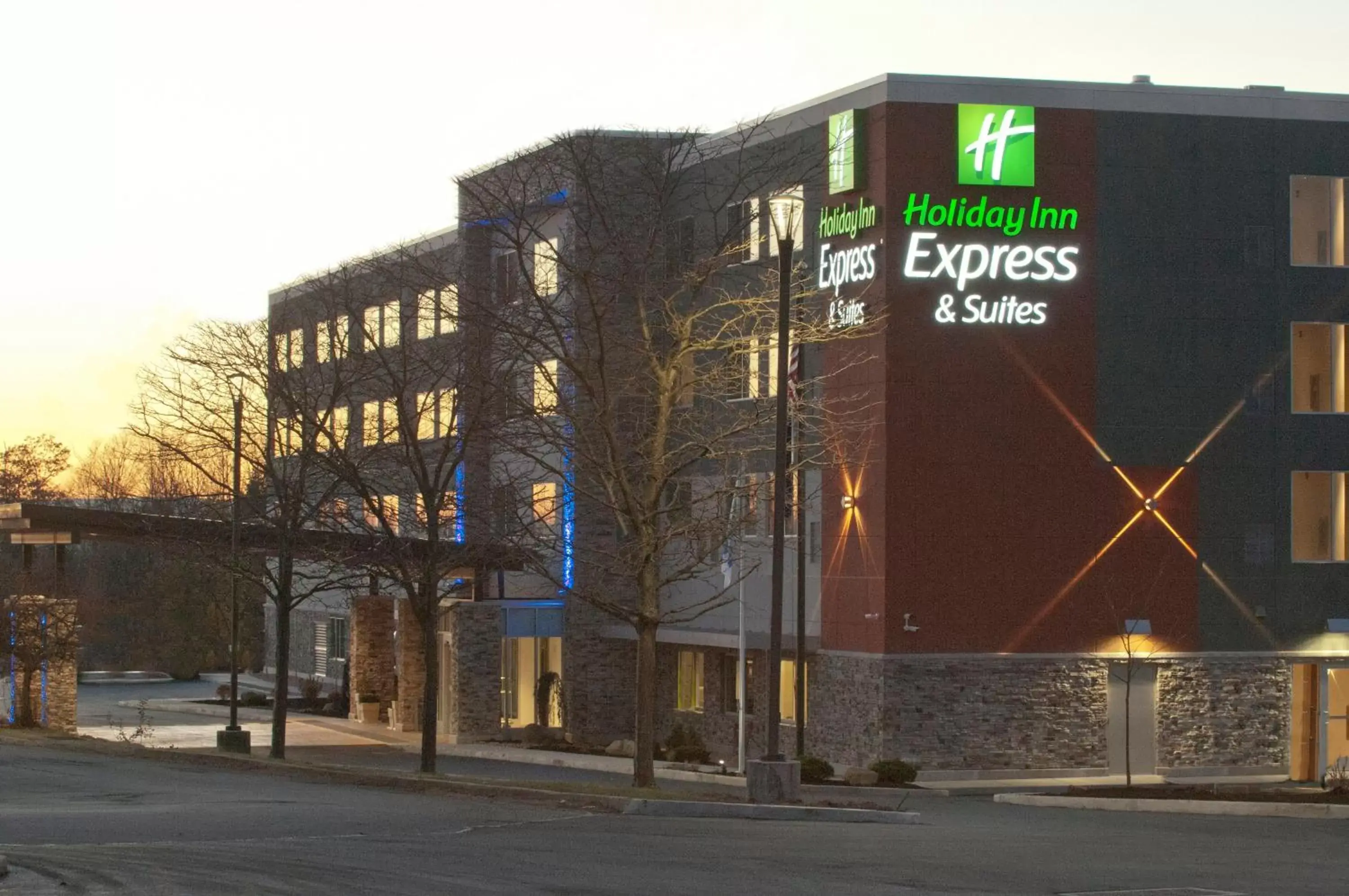 Property building in Holiday Inn Express & Suites Johnstown by IHG Property building in Holiday Inn Express & Suites Johnstown by IHG