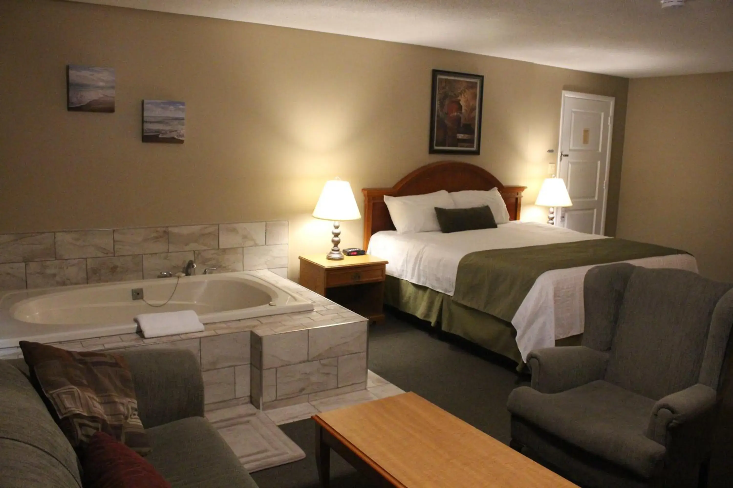 Photo of the whole room, Bed in Colonial Resort & Spa