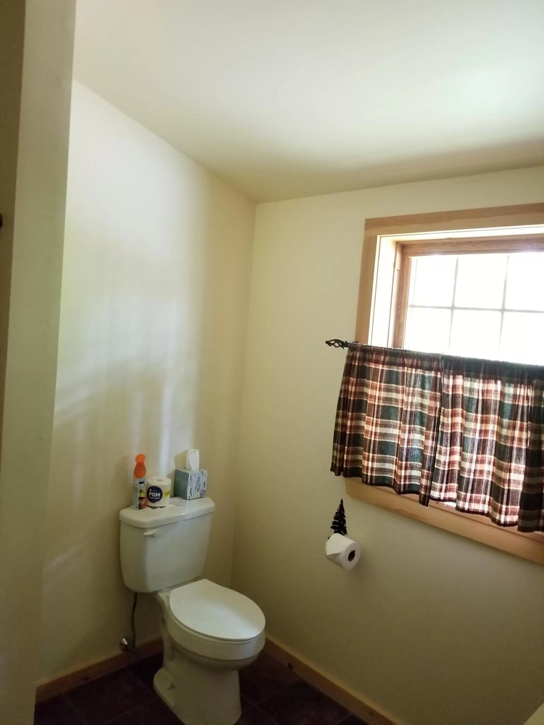 Bathroom in Trails End Inn