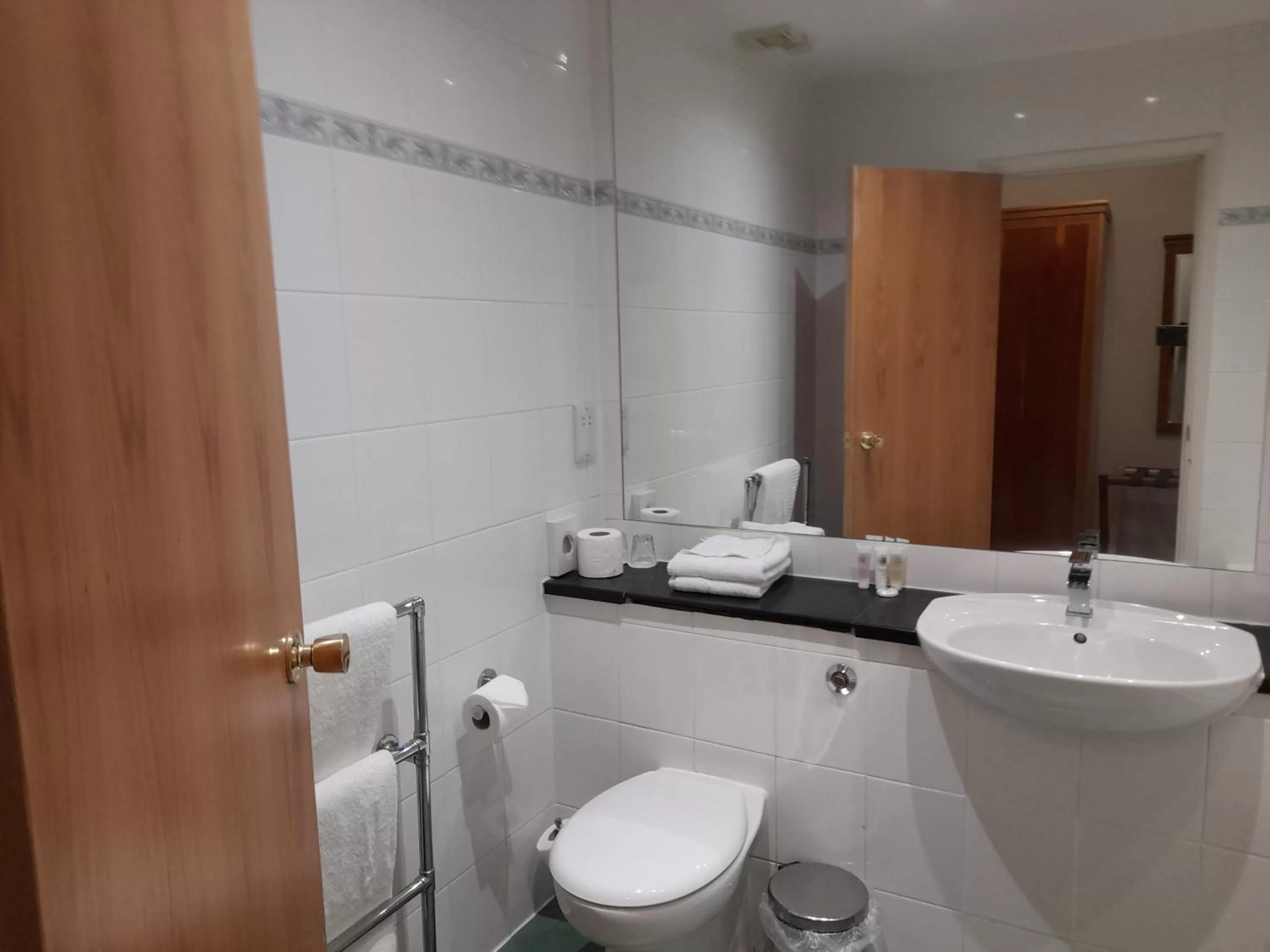 Bathroom in Lismoyne Hotel