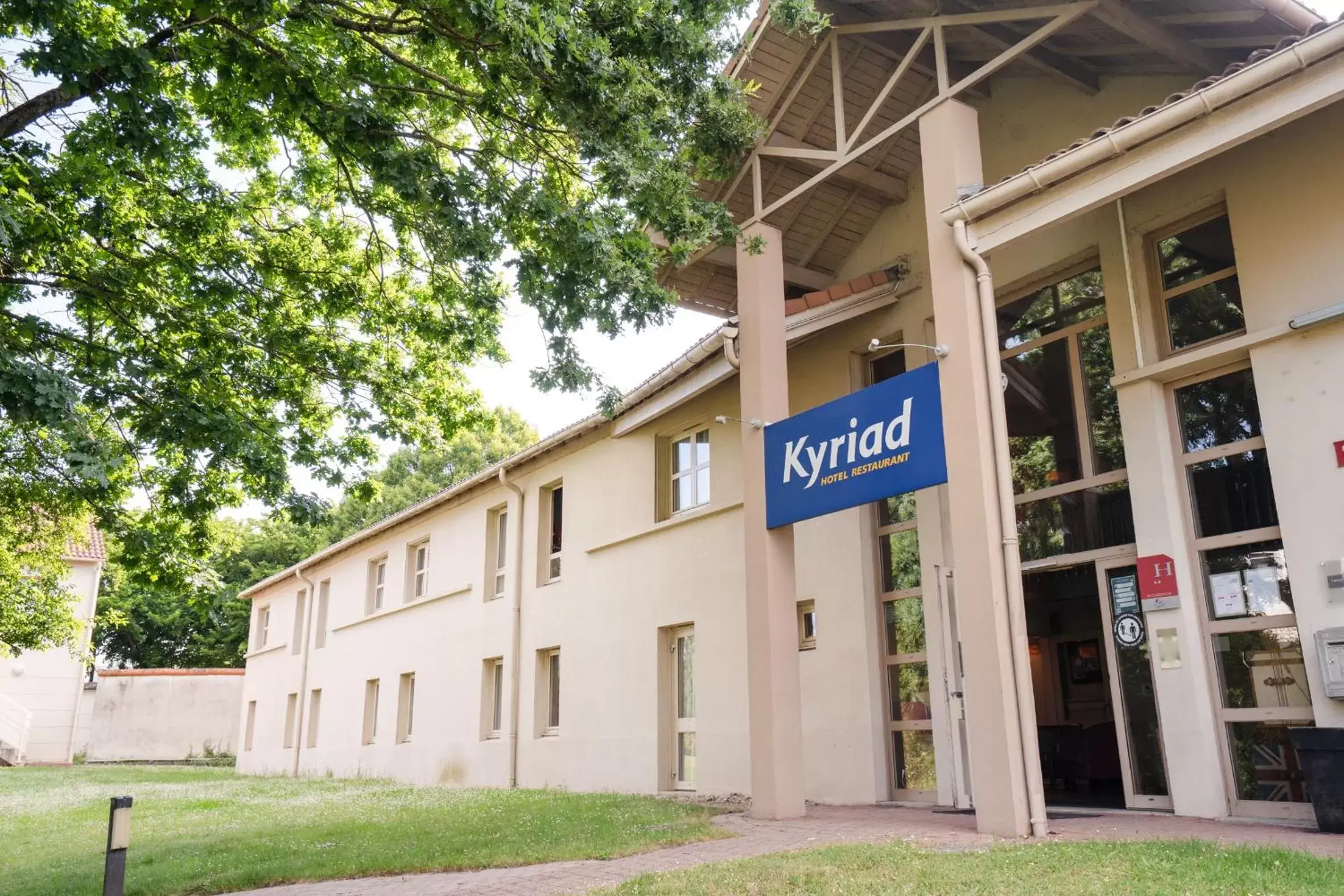 Facade/entrance, Property Building in Kyriad Cholet