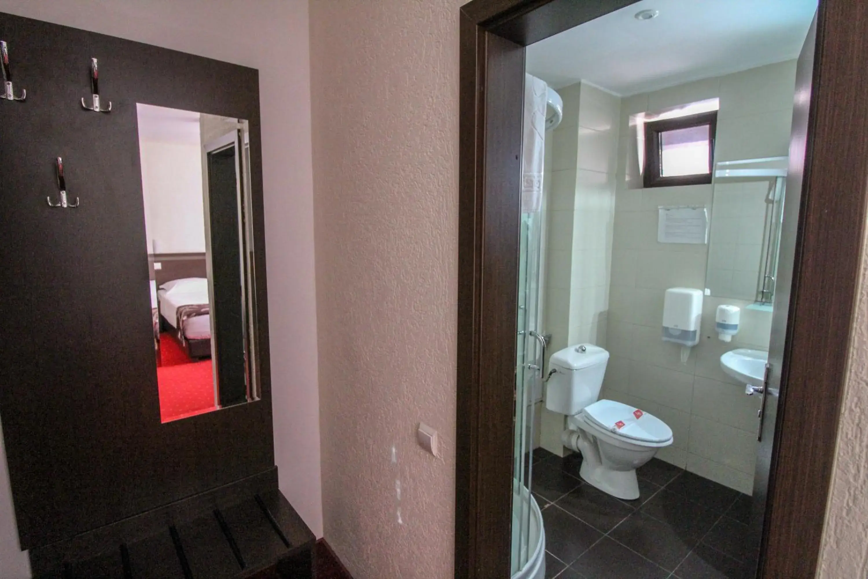 Shower, Bathroom in Hotel Razvan