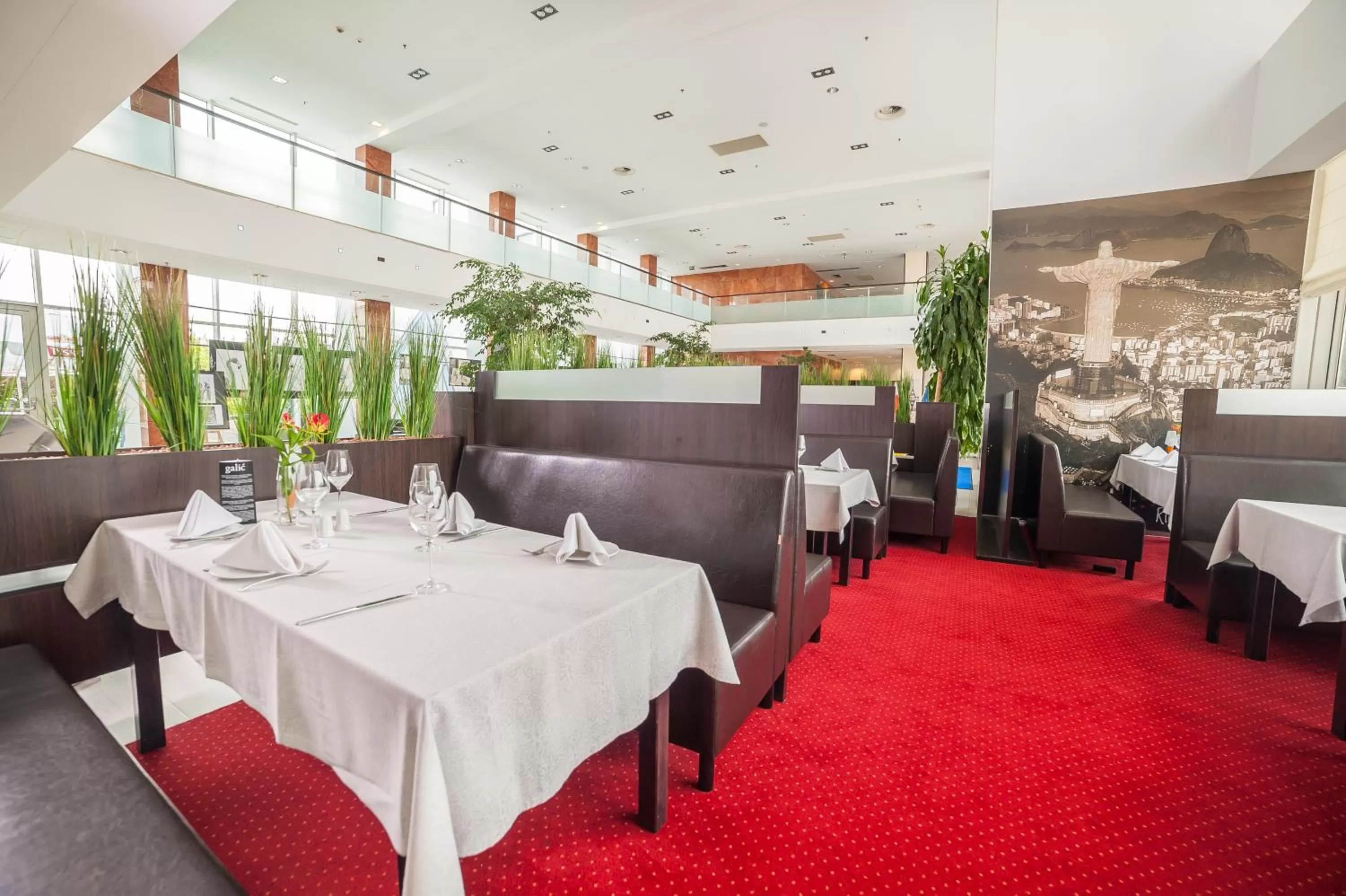 Restaurant/places to eat in Premier Kraków Hotel