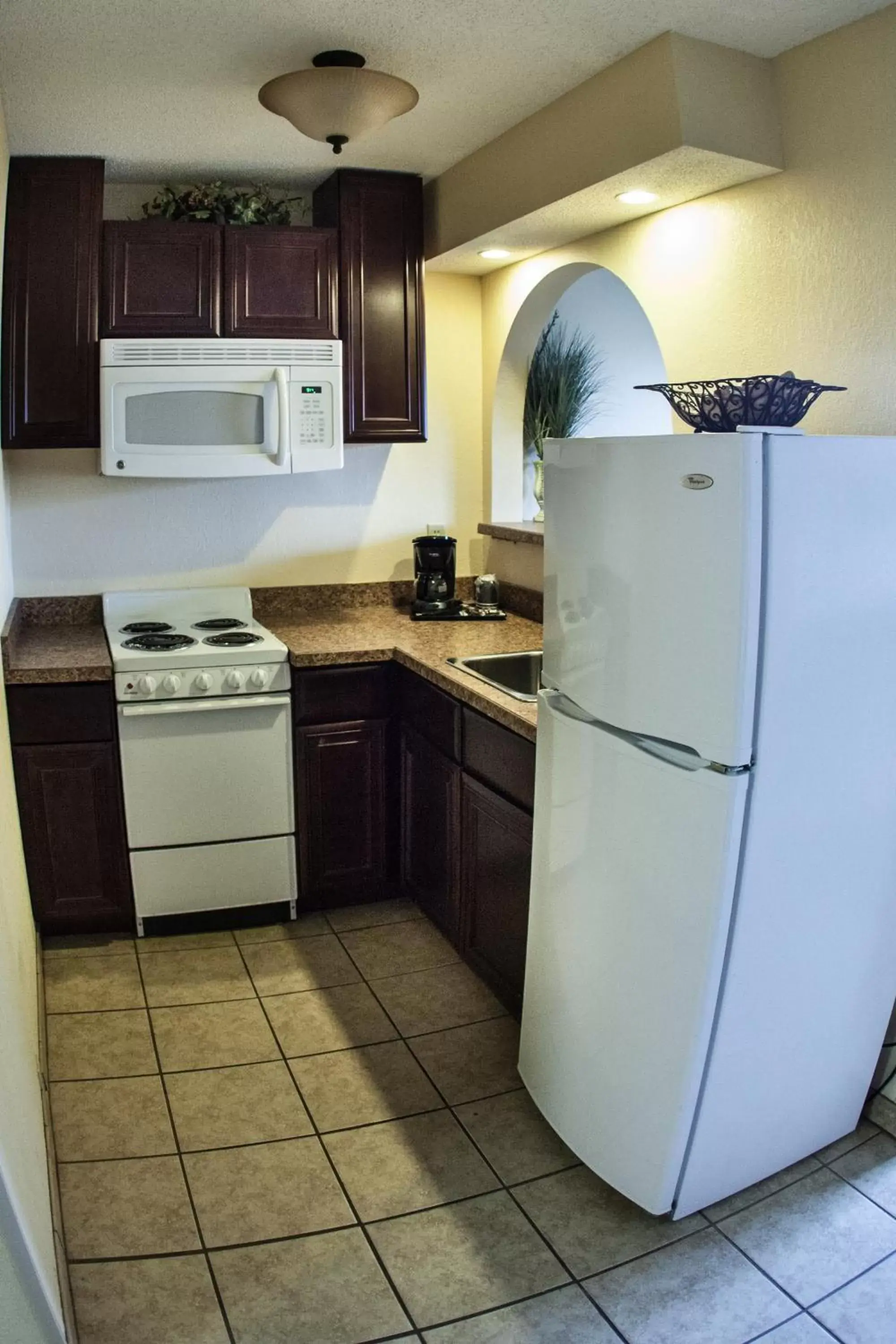 Kitchen or kitchenette, Kitchen/Kitchenette in Fargo Inn and Suites