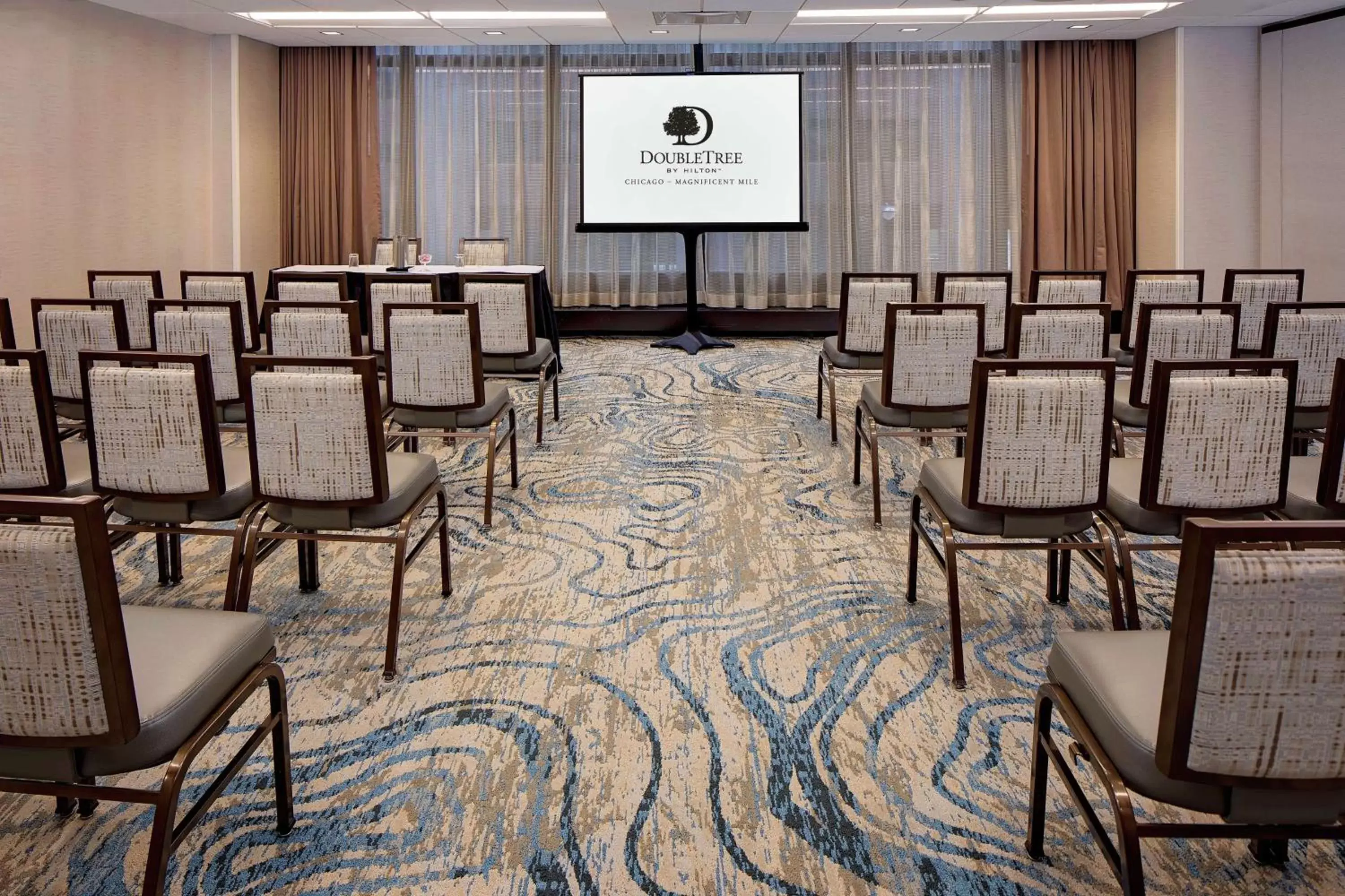Meeting/conference room in DoubleTree by Hilton Chicago Magnificent Mile