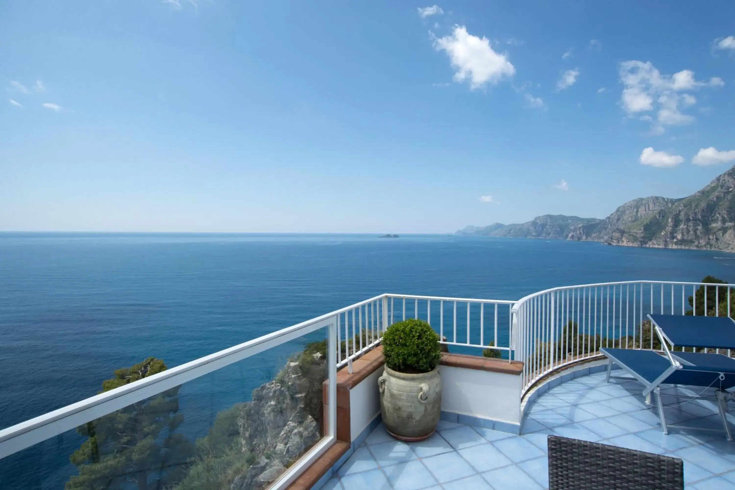 Sea view, Balcony/Terrace in Grand Hotel Tritone