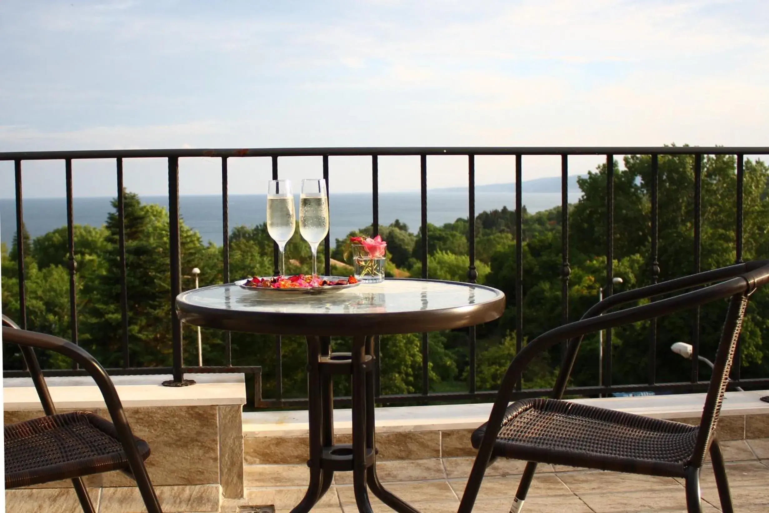 Balcony/Terrace in White Rock Castle Suite Hotel & SPA