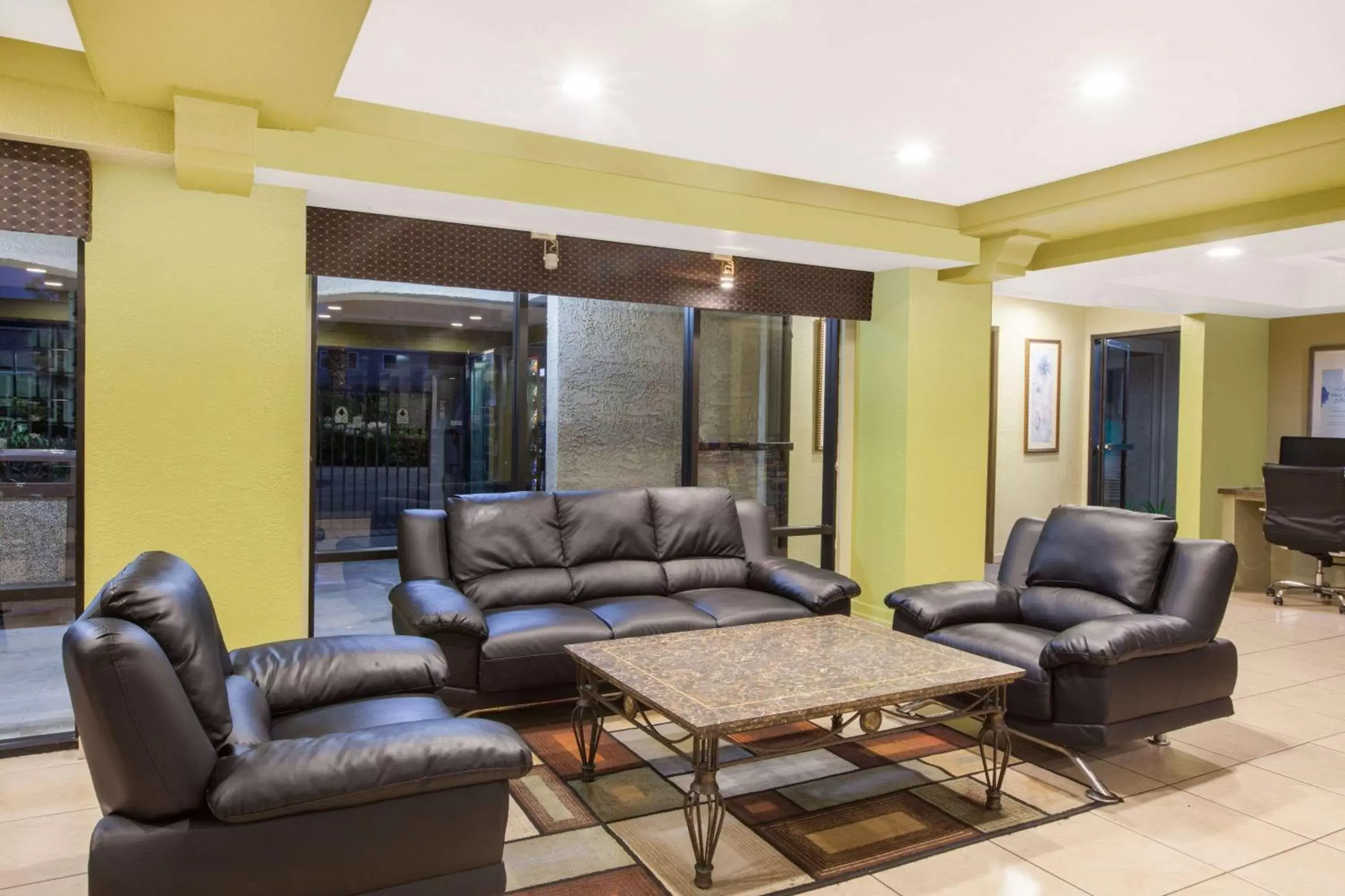 Lobby or reception, Seating Area in Days Inn by Wyndham San Jose Airport