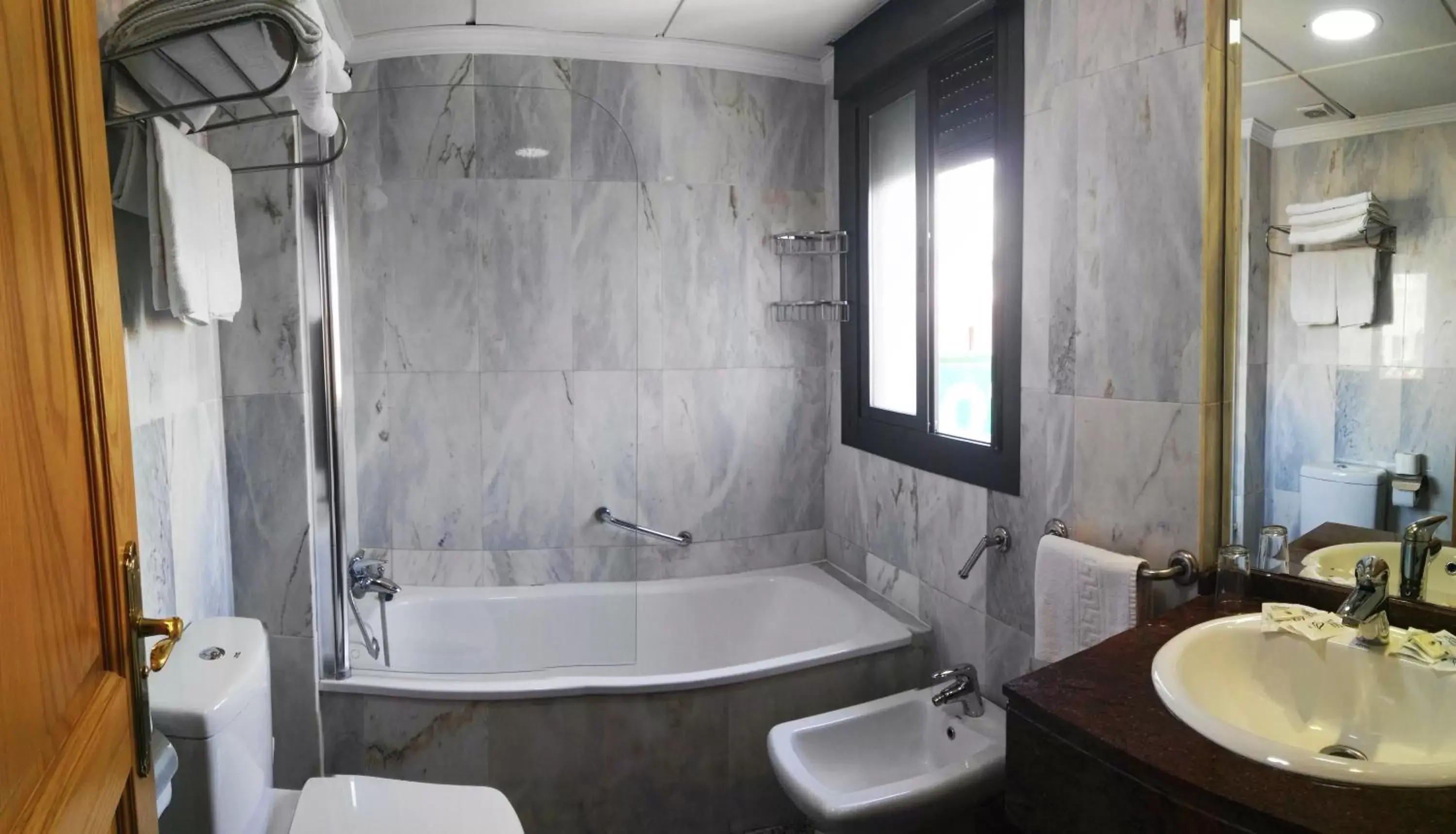Decorative detail, Bathroom in Hotel Reyesol