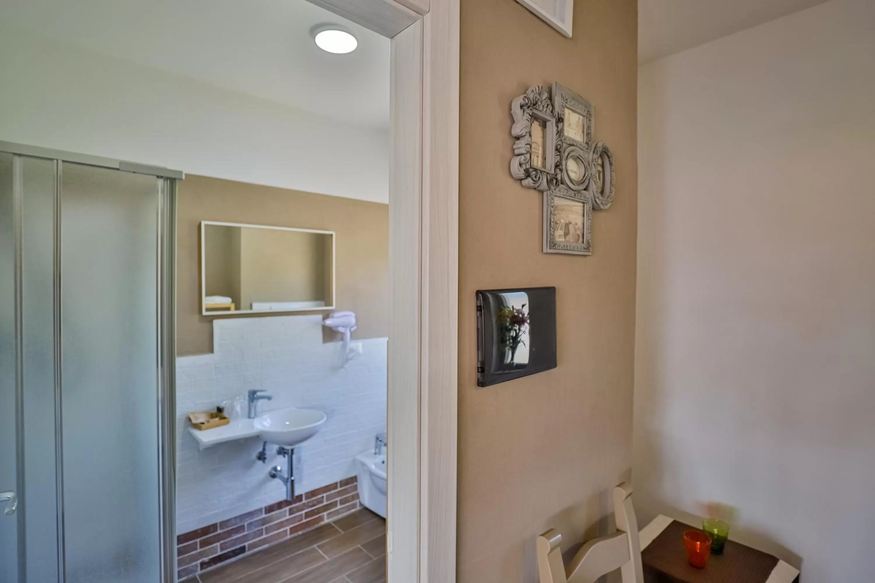 Bathroom in Il Pineto Paestum Food & Rooms