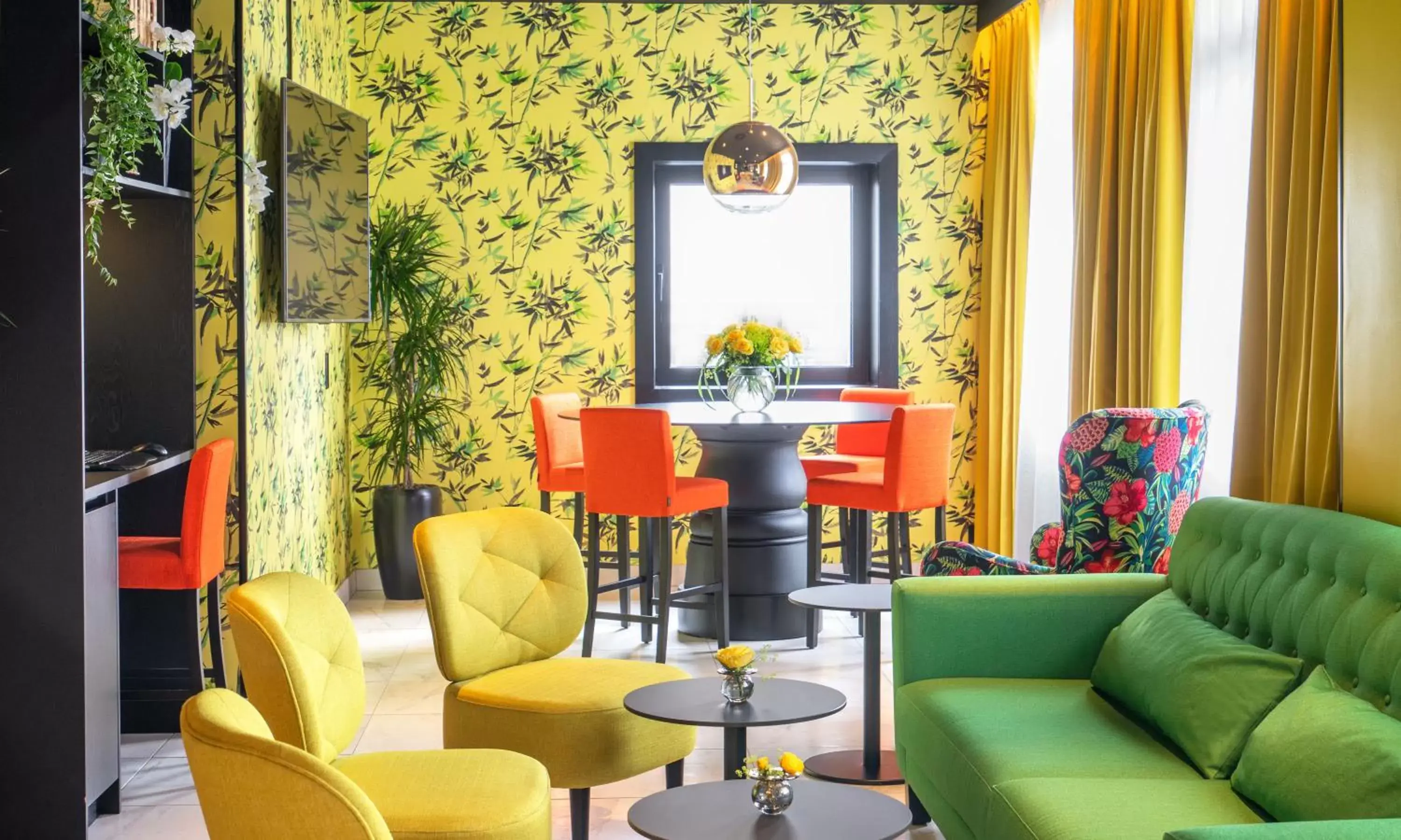 Lobby or reception in Thon Hotel Moldefjord Lobby or reception in Thon Hotel Moldefjord