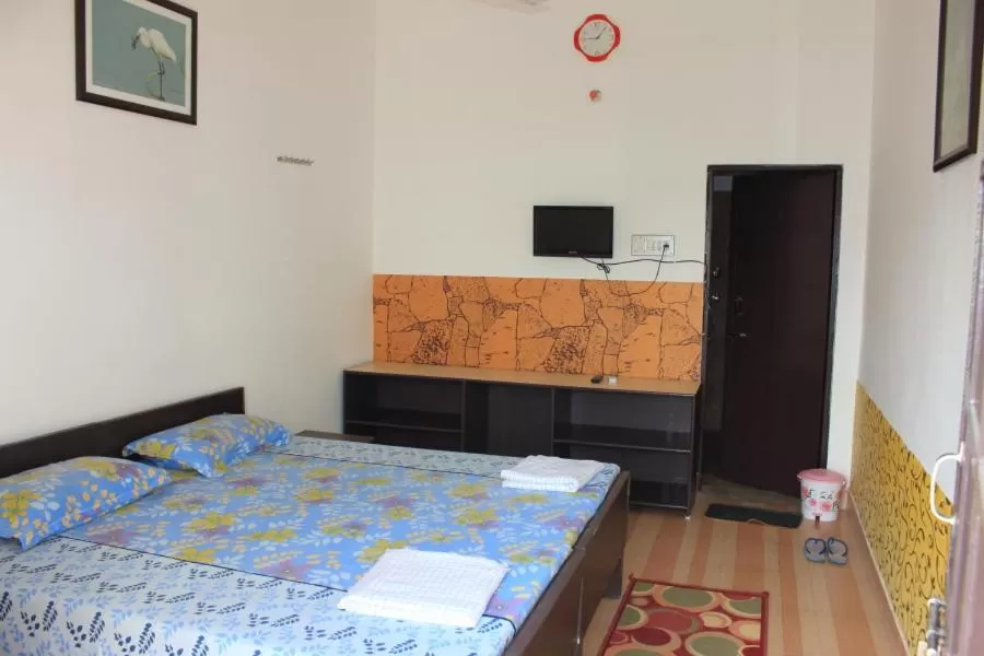 Photo of the whole room, Bed in Iora Guest House