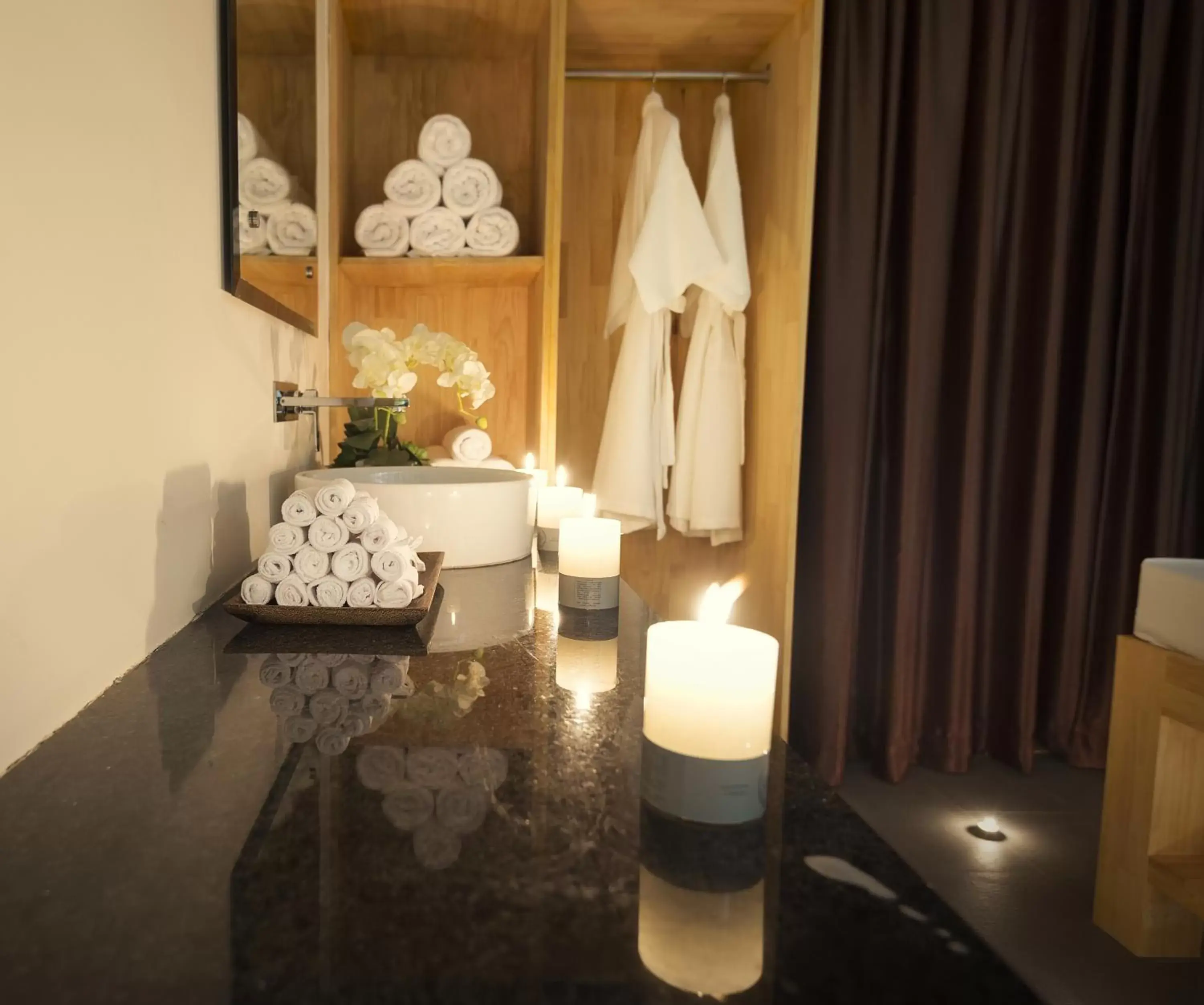 Massage, Bathroom in Anik Boutique Hotel