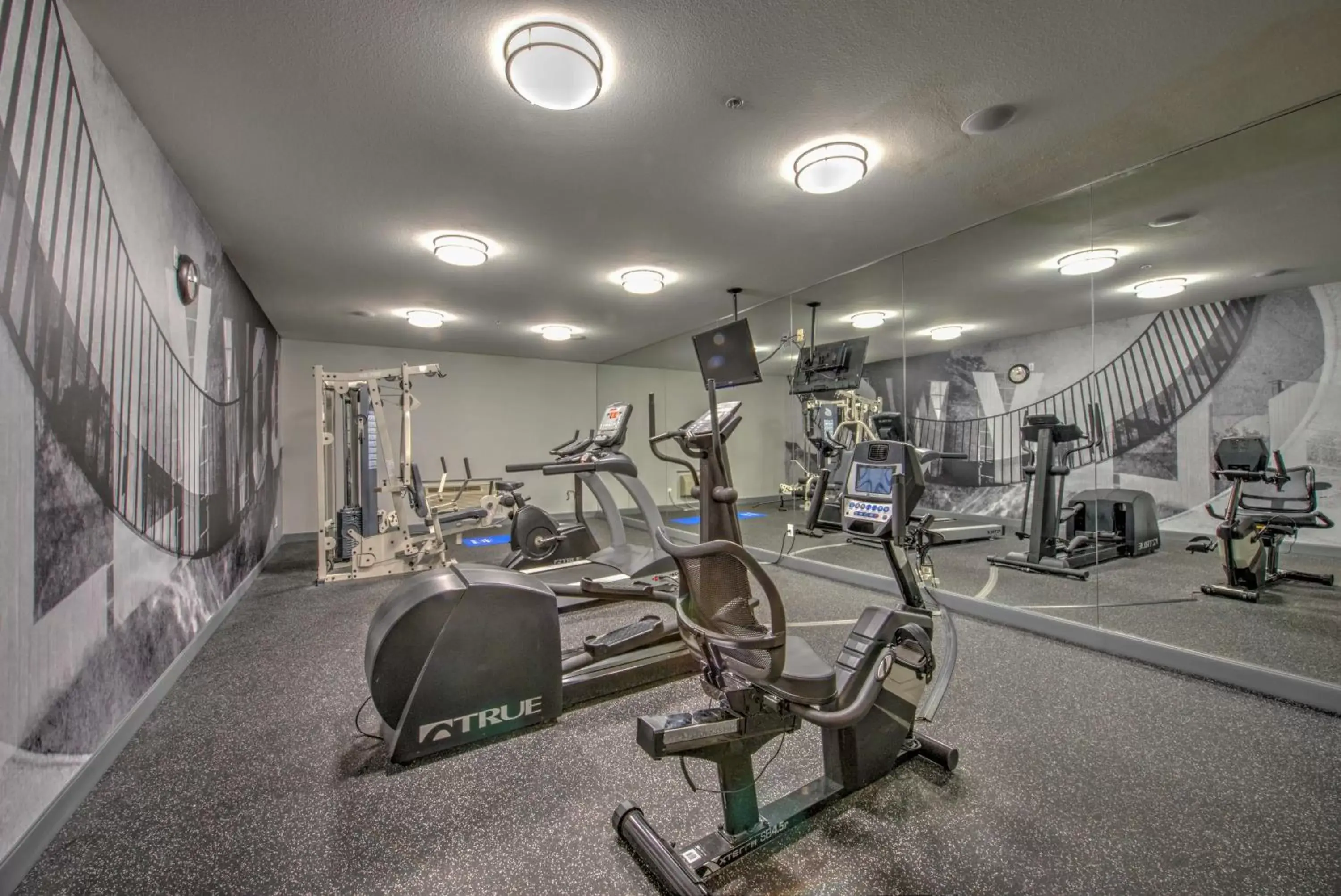 Fitness centre/facilities, Fitness Center/Facilities in Best Western Plus Media Center Inn & Suites
