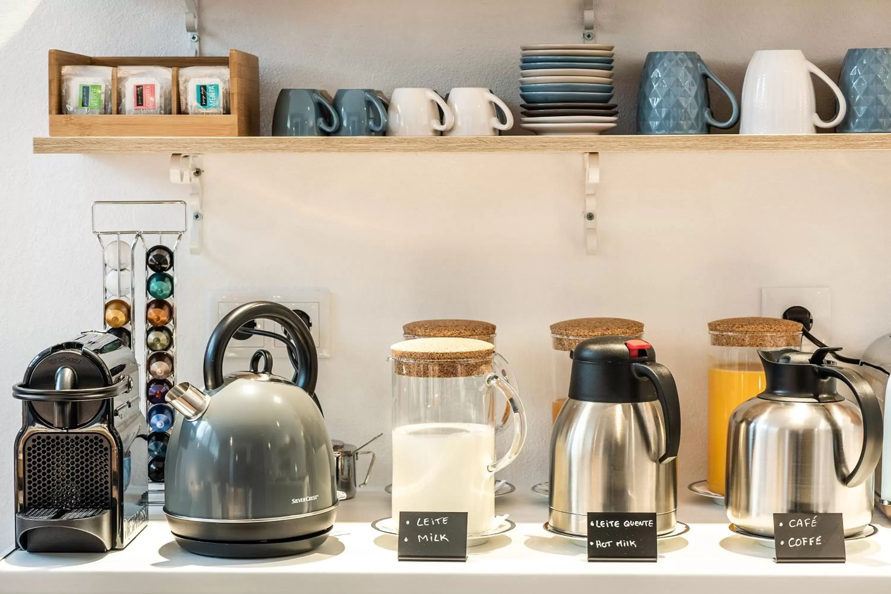 Breakfast, Kitchen/Kitchenette in Loulé Coreto Guesthouse