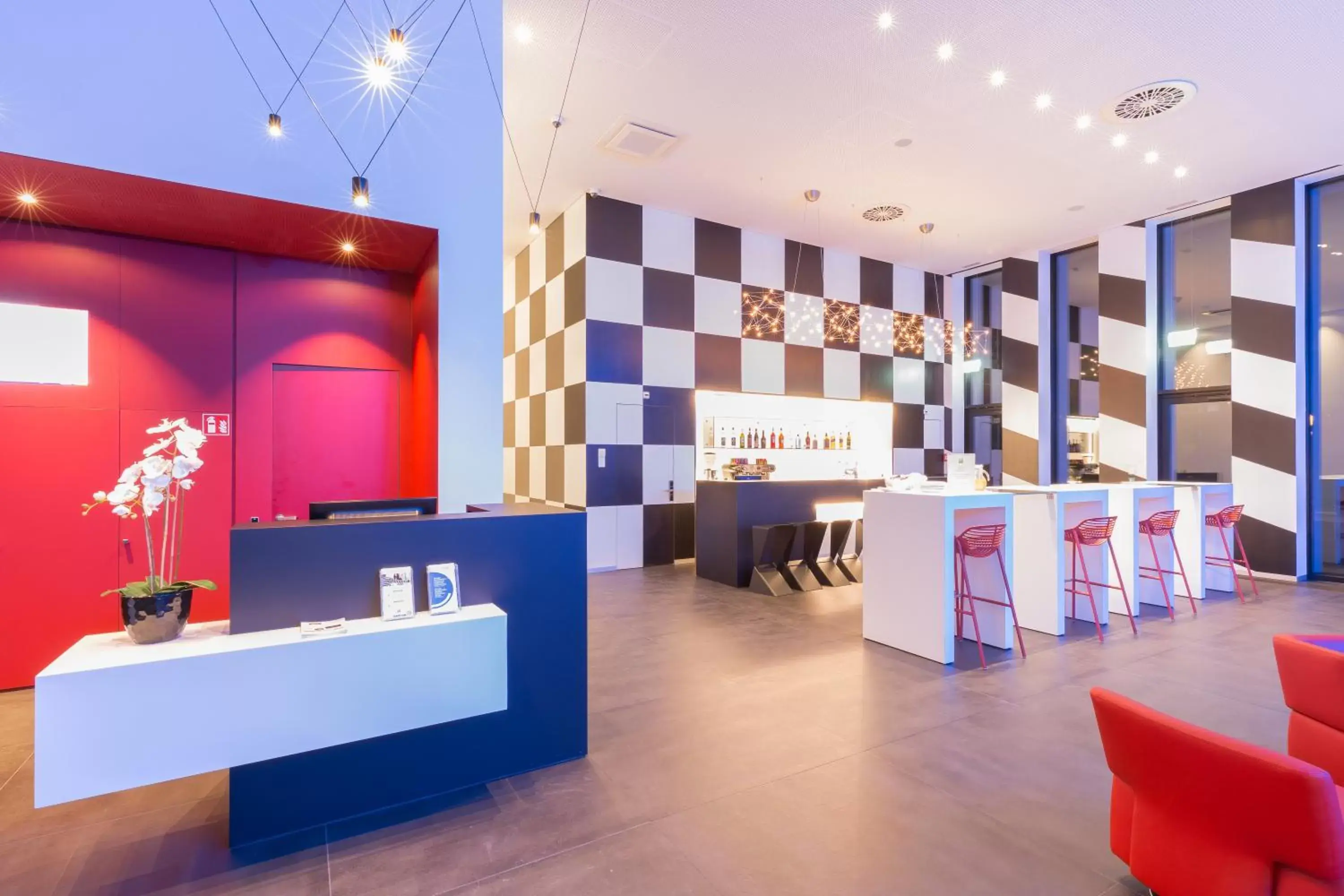 Lounge or bar, Restaurant/Places to Eat in ibis Styles Basel City