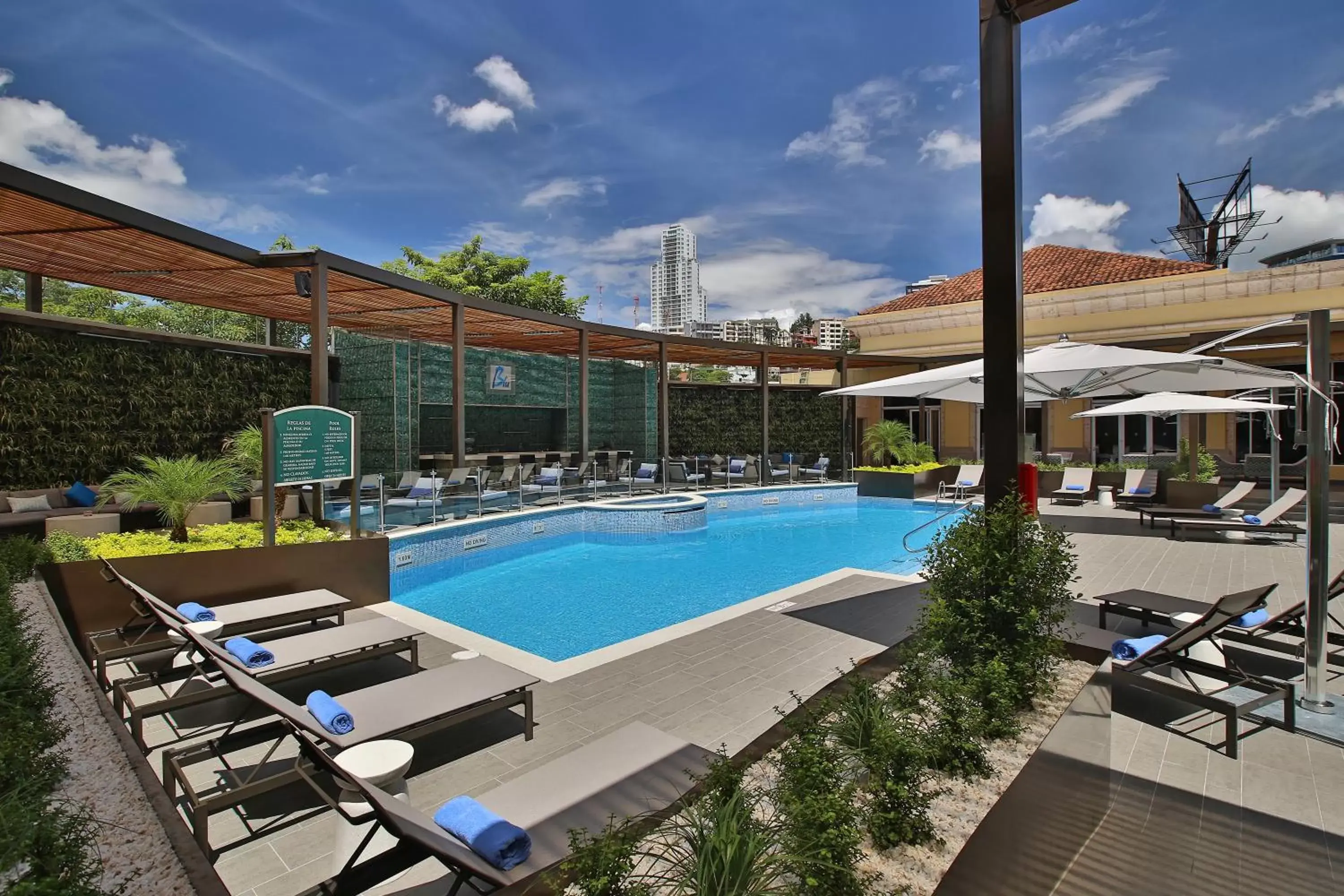 Swimming Pool in Hotel Real Intercontinental Tegucigalpa, an IHG Hotel