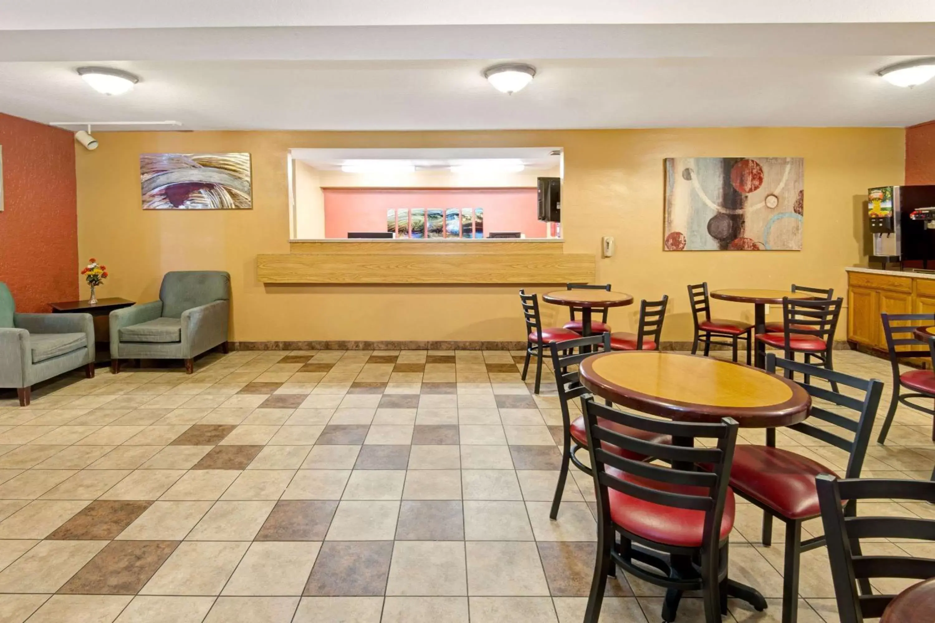 Lobby or reception, Restaurant/Places to Eat in Super 8 by Wyndham Albuquerque West/Coors Blvd
