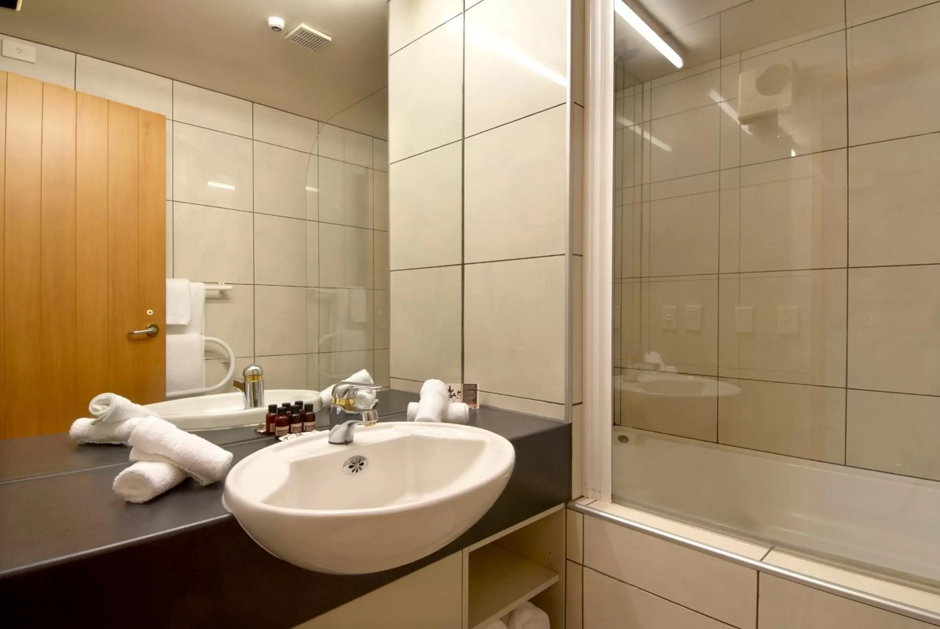 Bathroom in Hurley's of Queenstown Bathroom in Hurley's of Queenstown