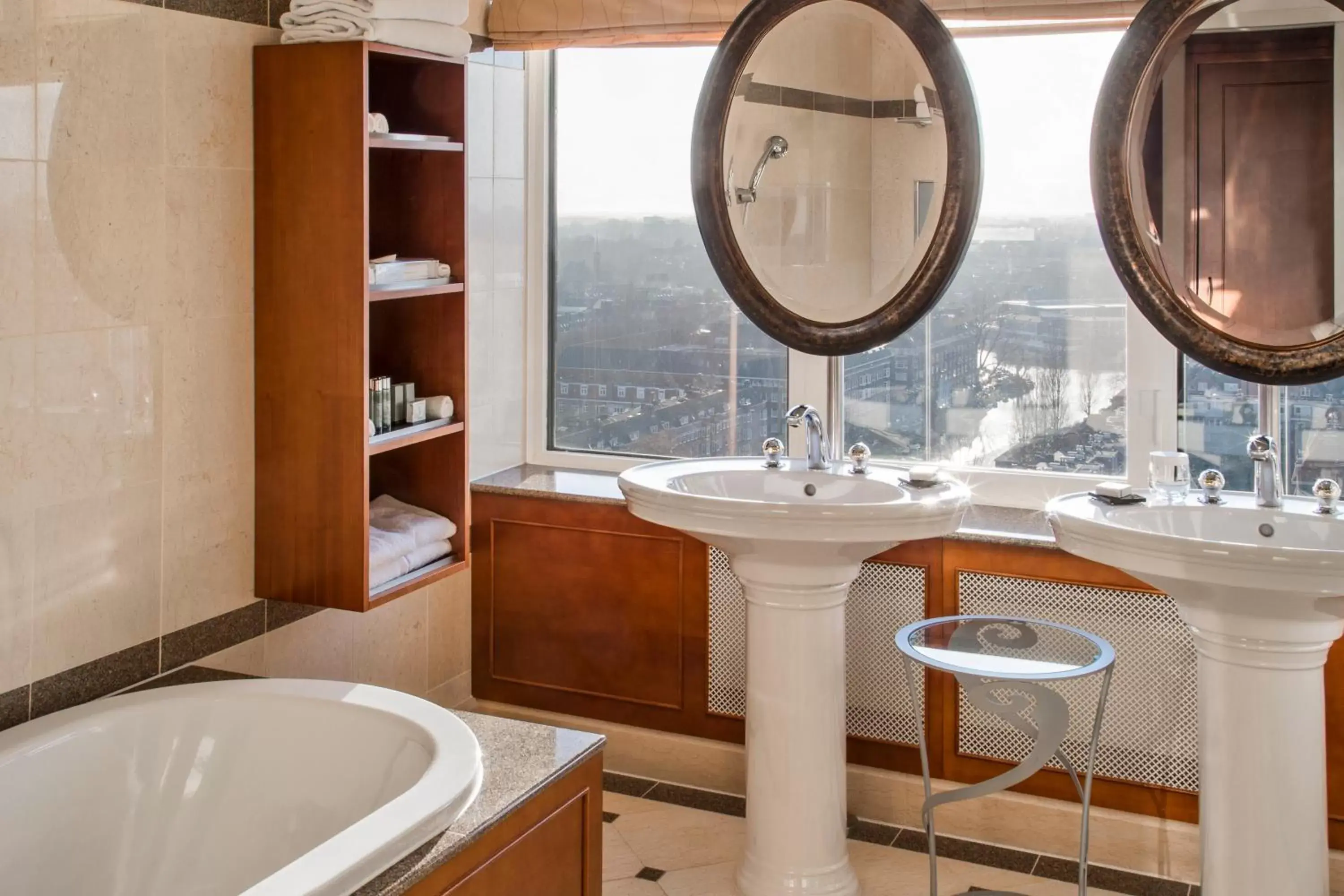 Bathroom in Hotel Okura Amsterdam – The Leading Hotels of the World