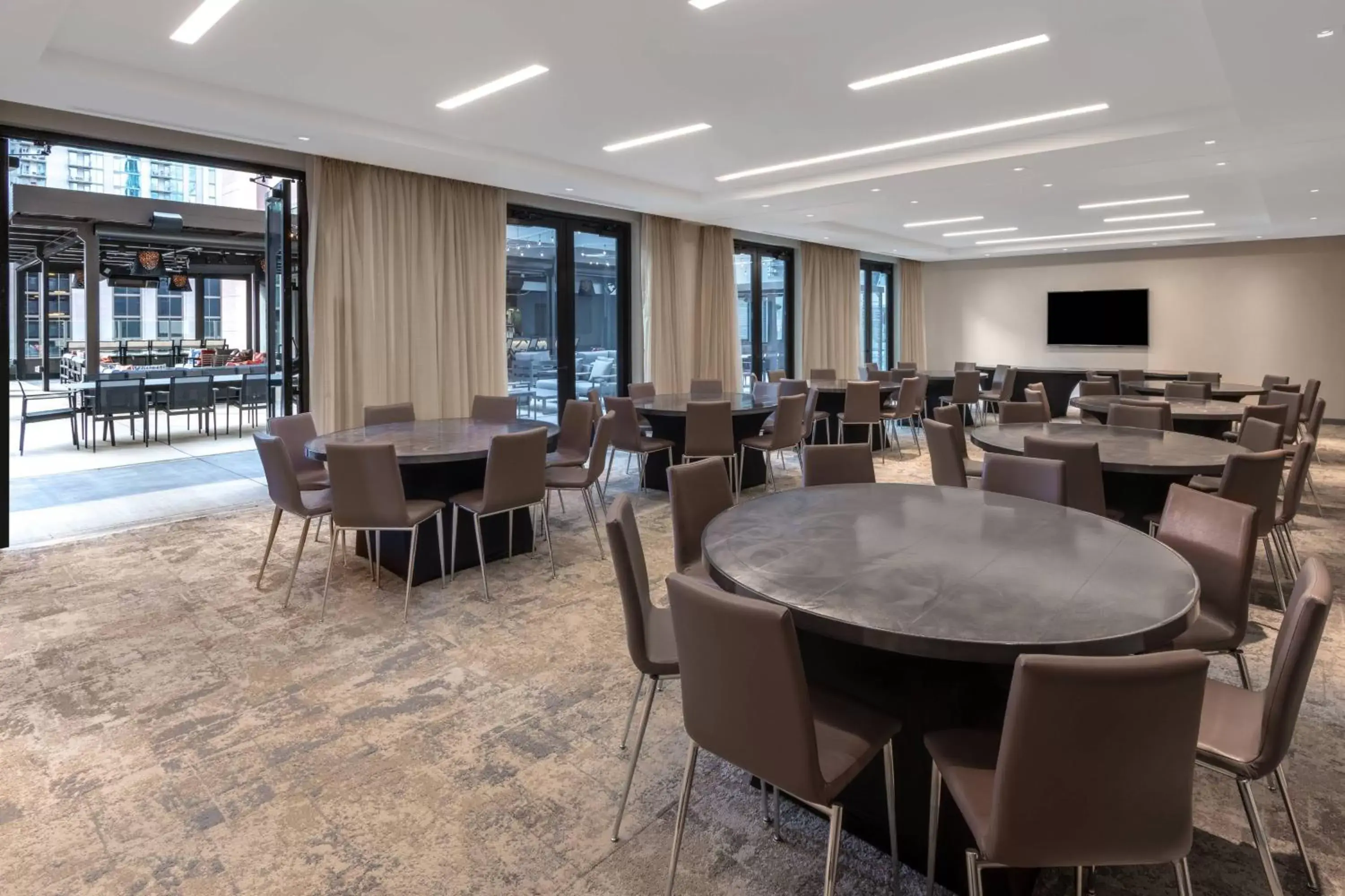 Meeting/conference room, Restaurant/Places to Eat in AC Hotel by Marriott Atlanta Midtown