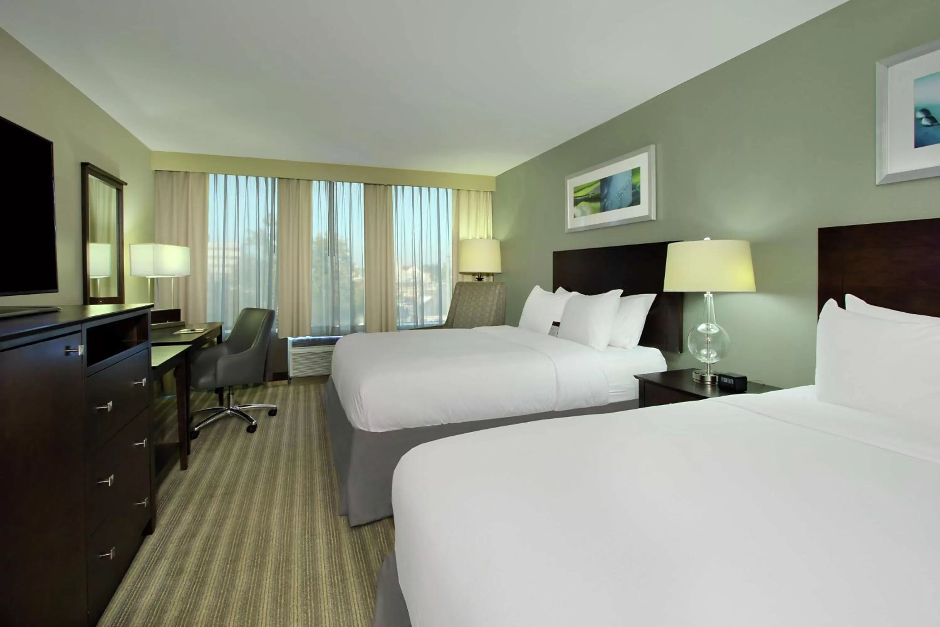 Bedroom, Bed in Doubletree by Hilton Newark