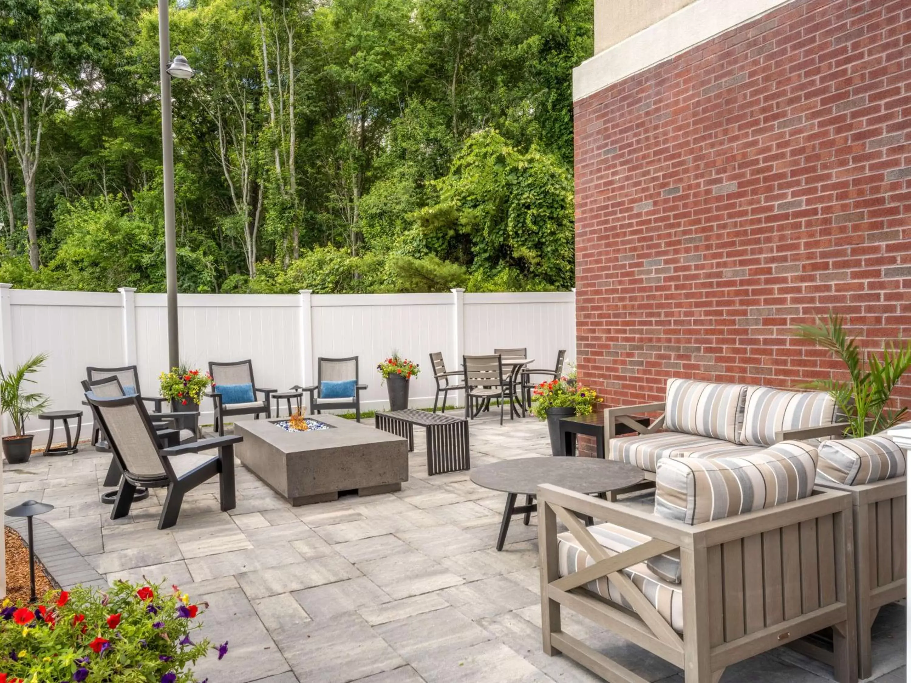 Patio in Hampton Inn Raynham-Taunton