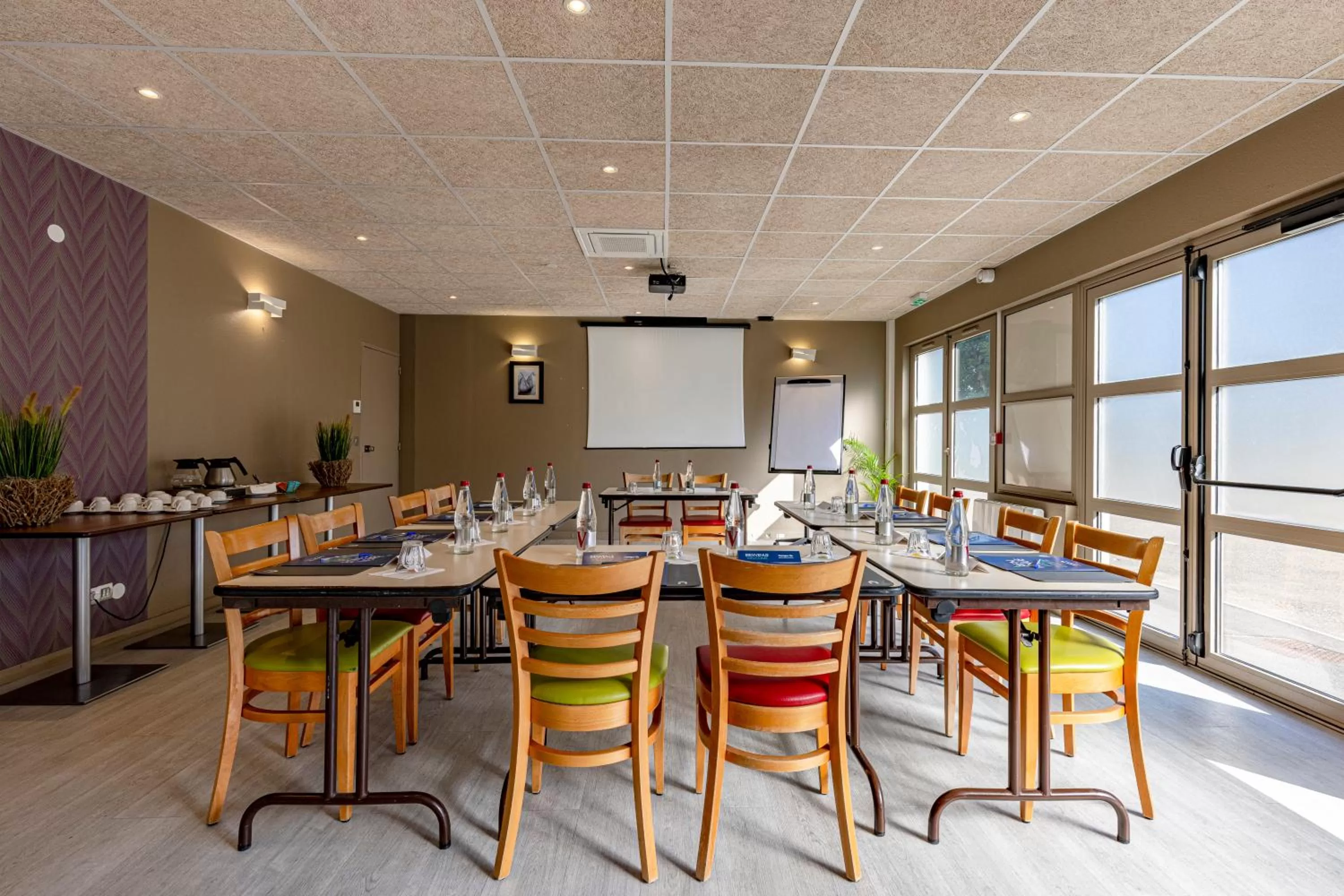 Seating area in Campanile Dijon Nord - Toison D'or