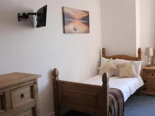 Bedroom, Bed in Stonehenge Inn & Shepherd's Huts