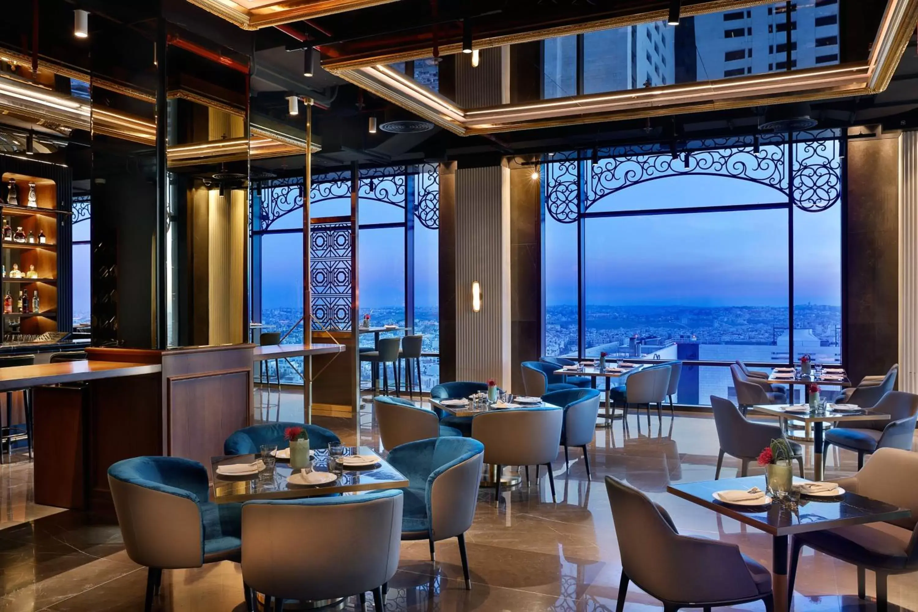 Lounge or bar, Restaurant/Places to Eat in The Ritz-Carlton, Amman