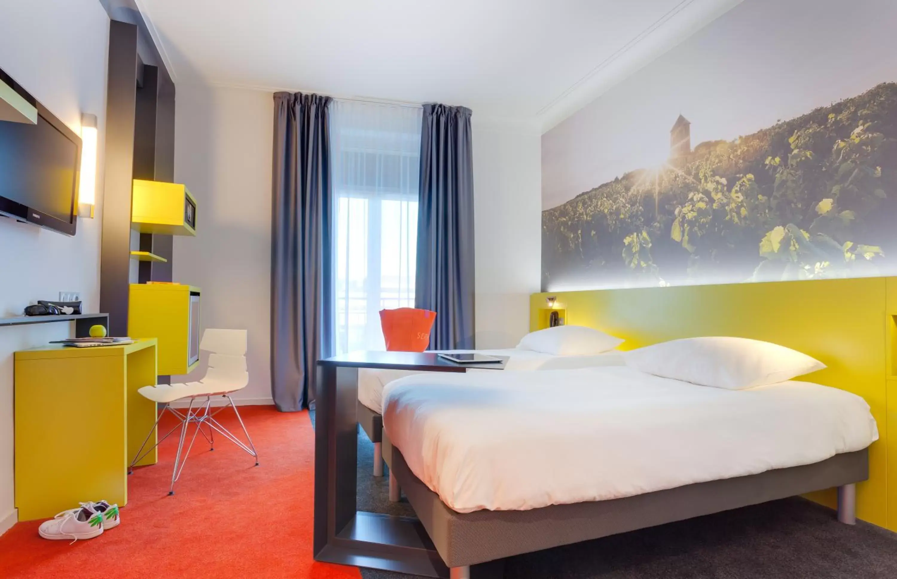 Bedroom in ibis Styles Nantes Centre Gare