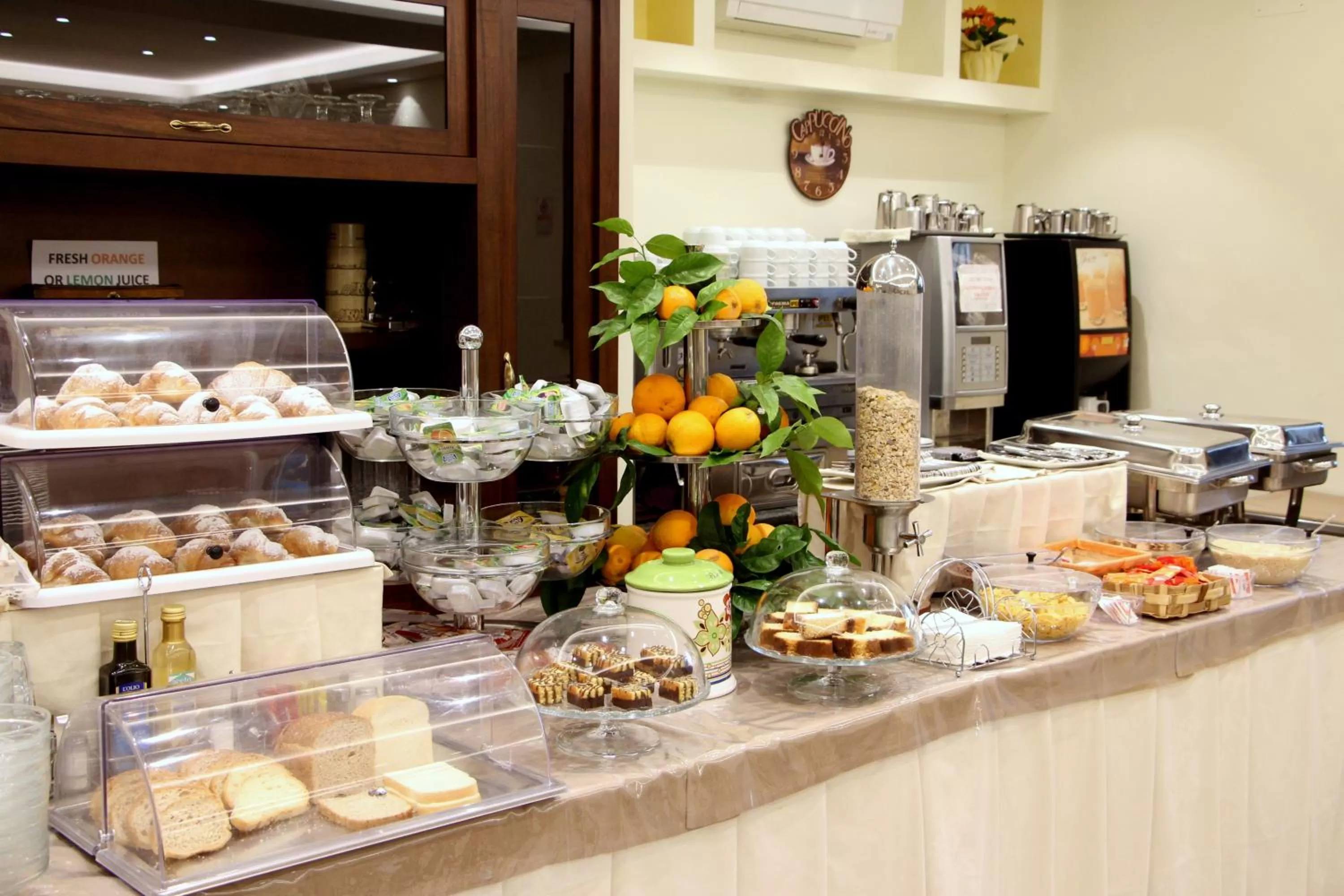 Breakfast in Hotel Florida