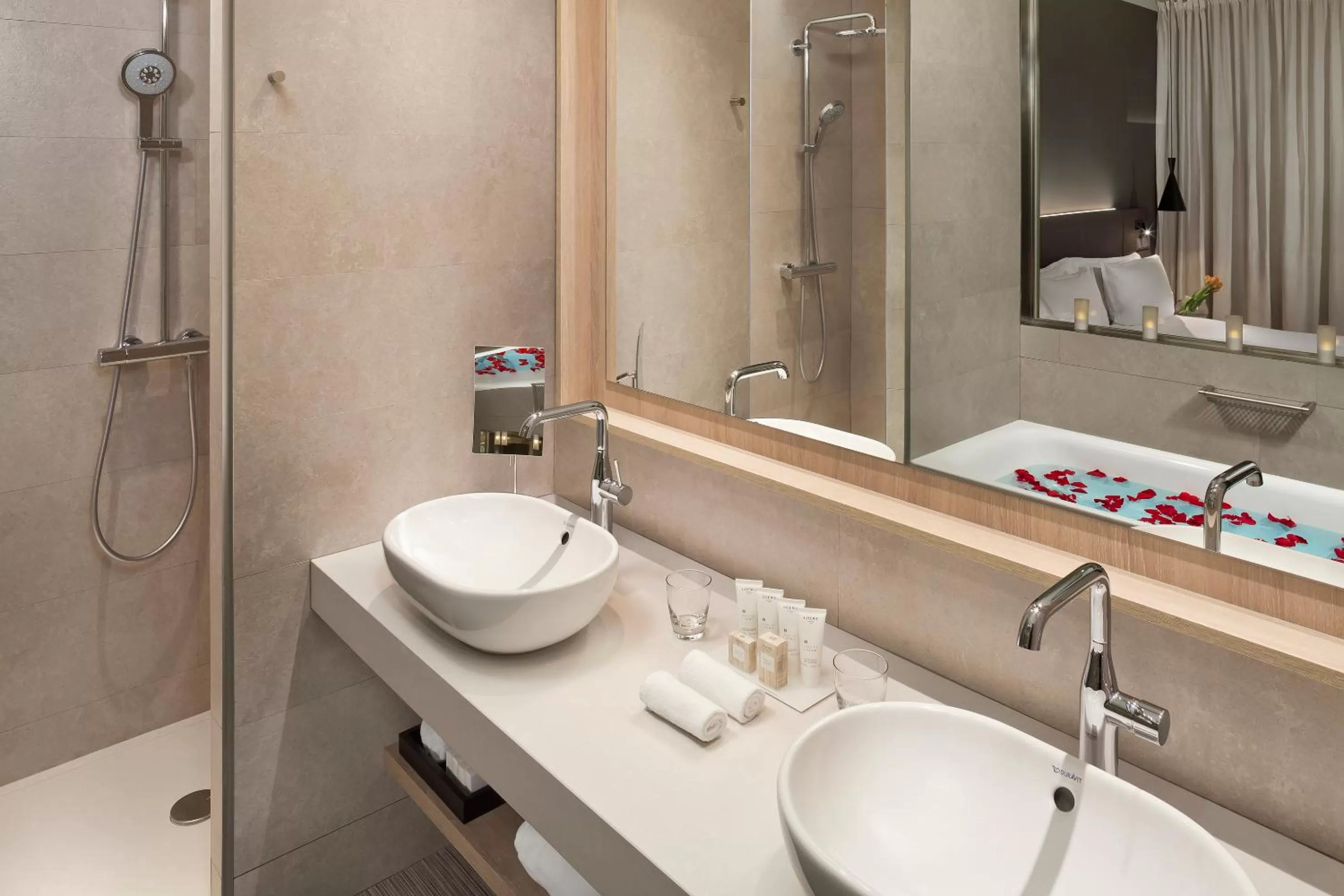 Bathroom in Melia Barcelona Sky 4* Sup