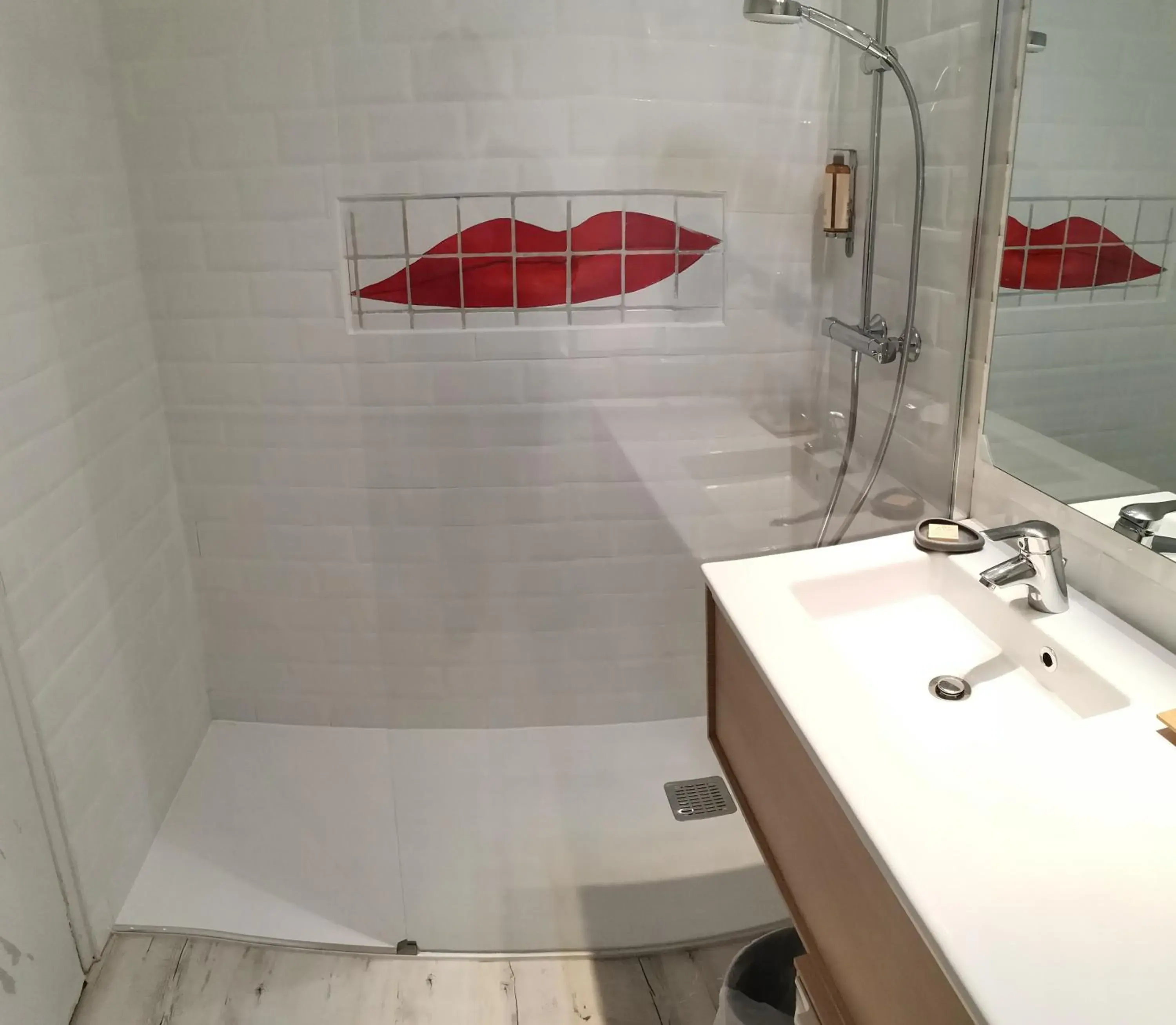 Shower, Bathroom in Le Relais Des Trois Mas