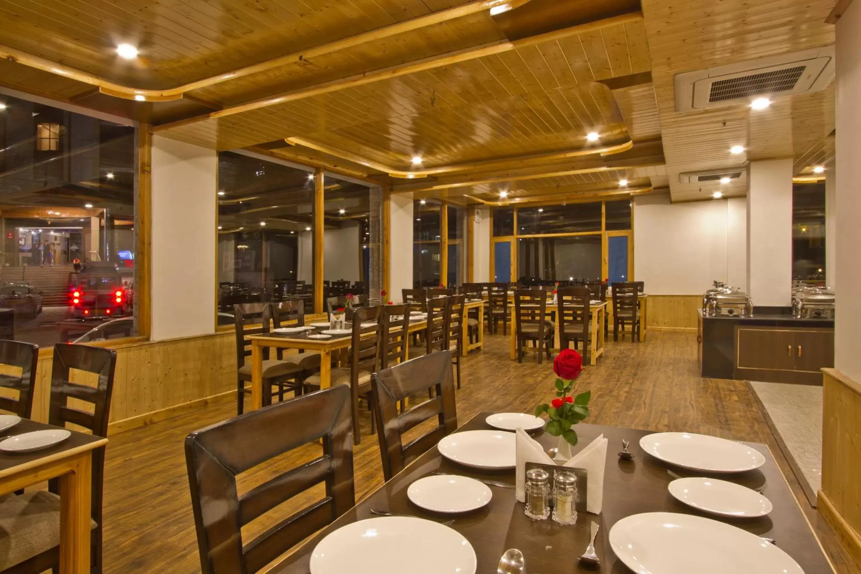 Restaurant/Places to Eat in Sarthak Regency ,Rangri ,Manali