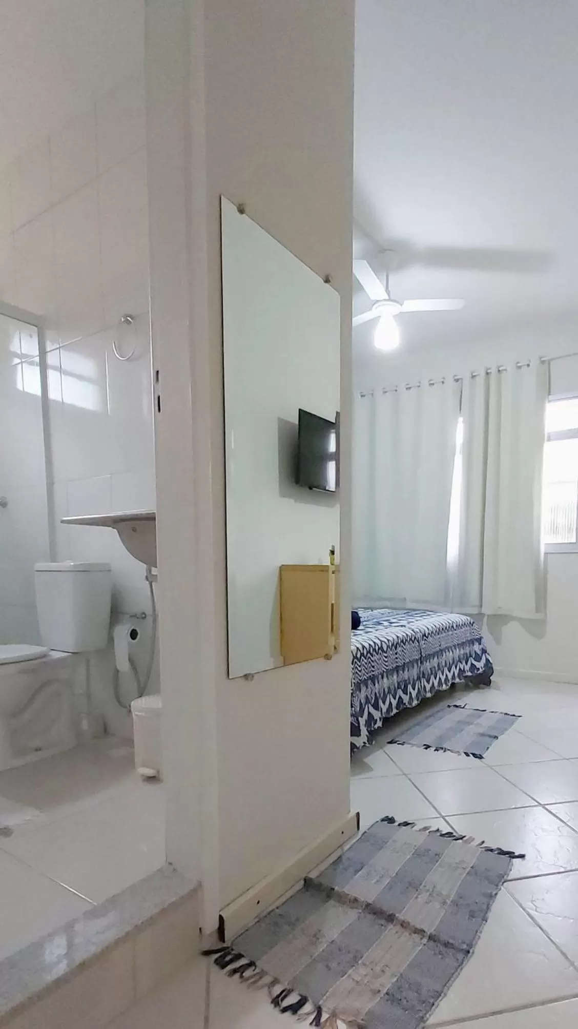 Shower, Bed in A Casa Morro do Moreno