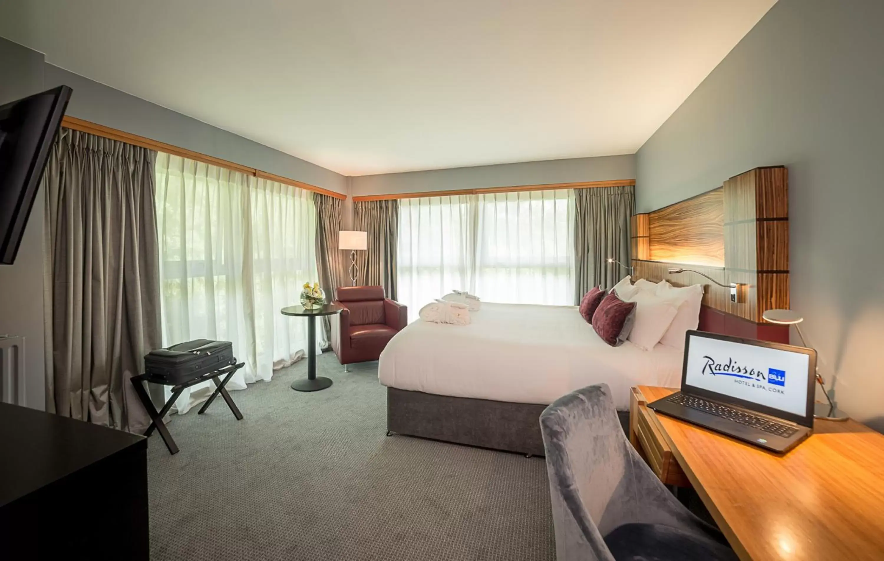 Bedroom, Room Photo in Radisson BLU Hotel & Spa, Little Island Cork