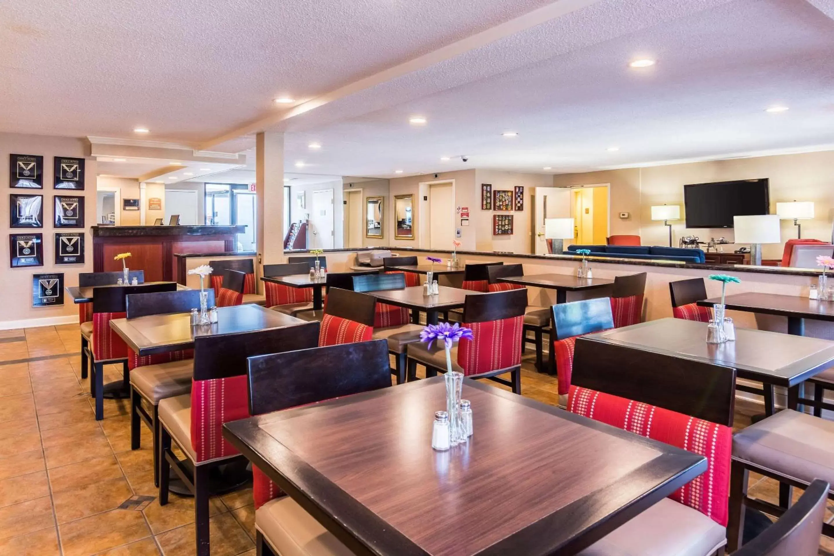 Restaurant/places to eat in Comfort Inn at Joint Base Andrews Restaurant/places to eat in Comfort Inn at Joint Base Andrews