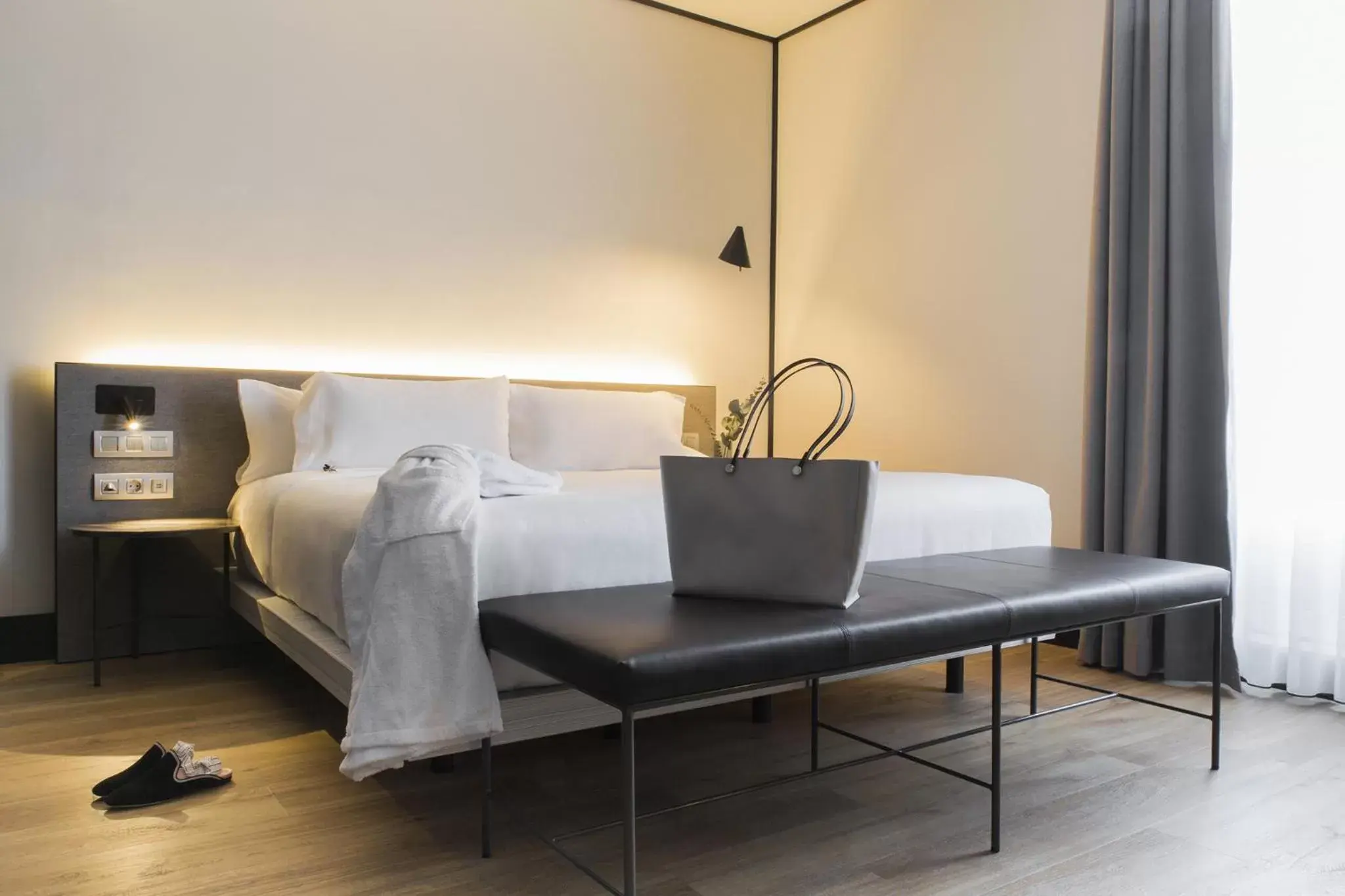 Bedroom, Bed in ICON Embassy Bedroom, Bed in ICON Embassy