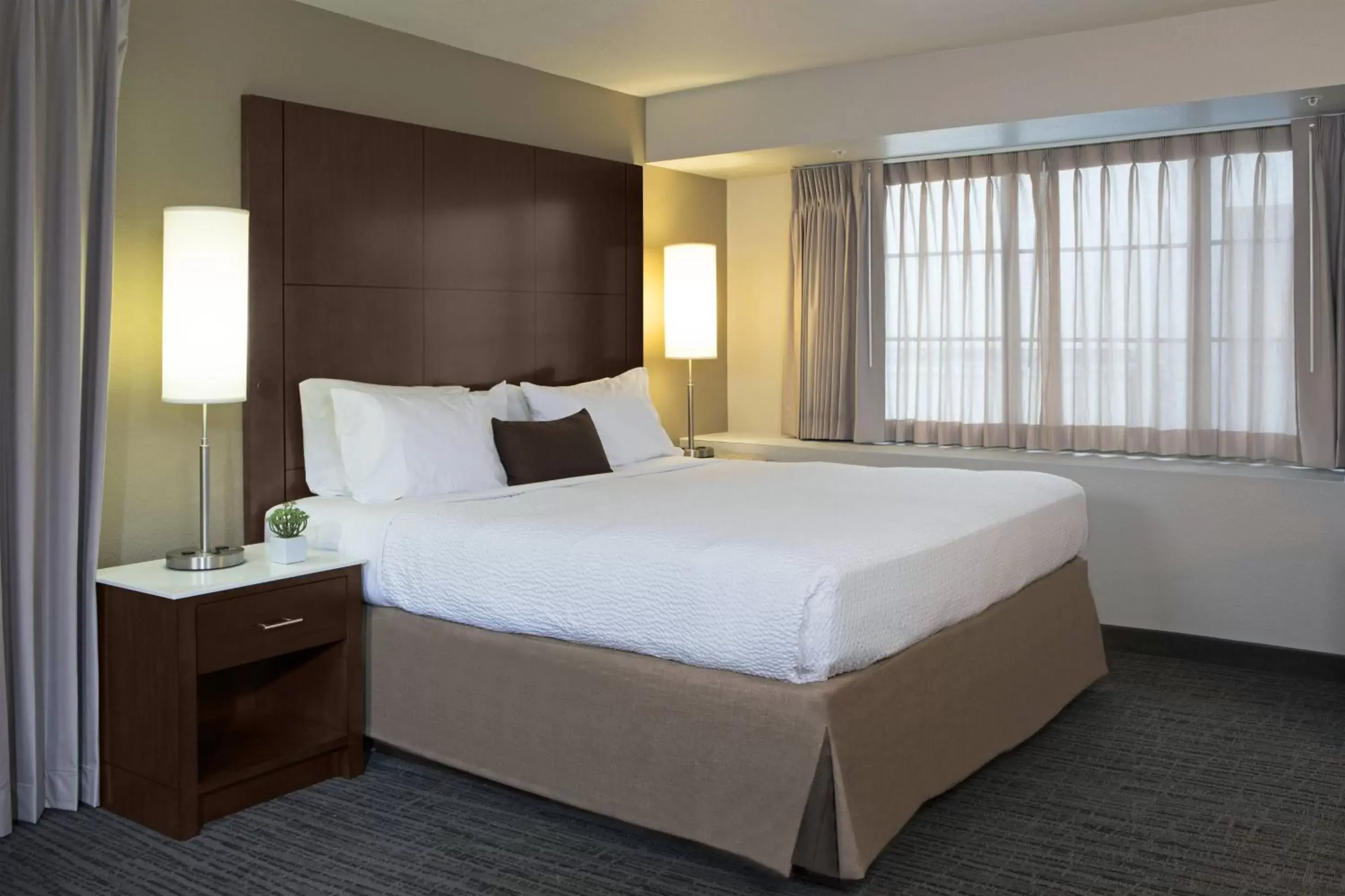 Bedroom, Bed in Residence Inn by Marriott Beverly Hills