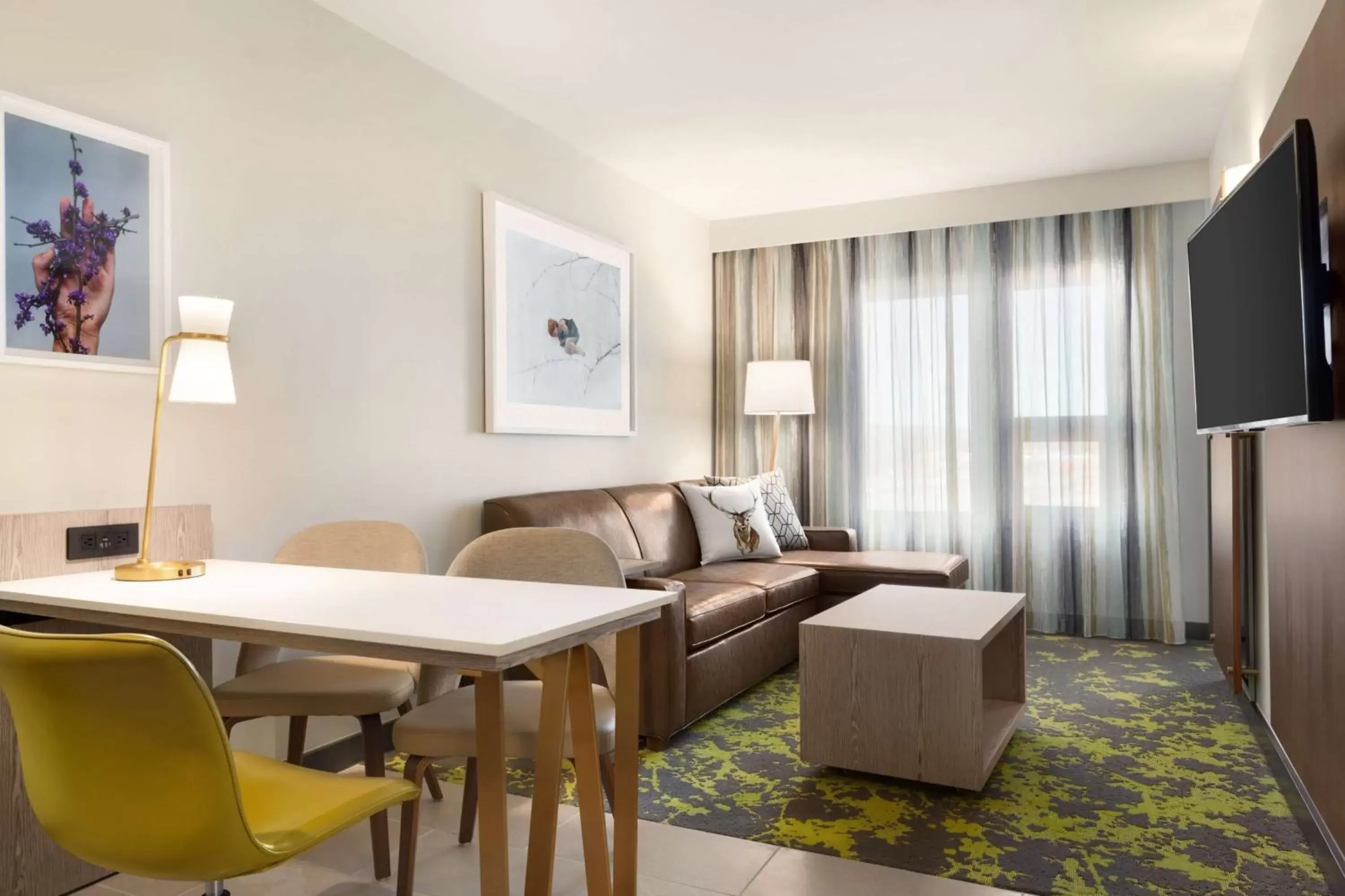 Bedroom, Seating Area in Embassy Suites By Hilton Boulder