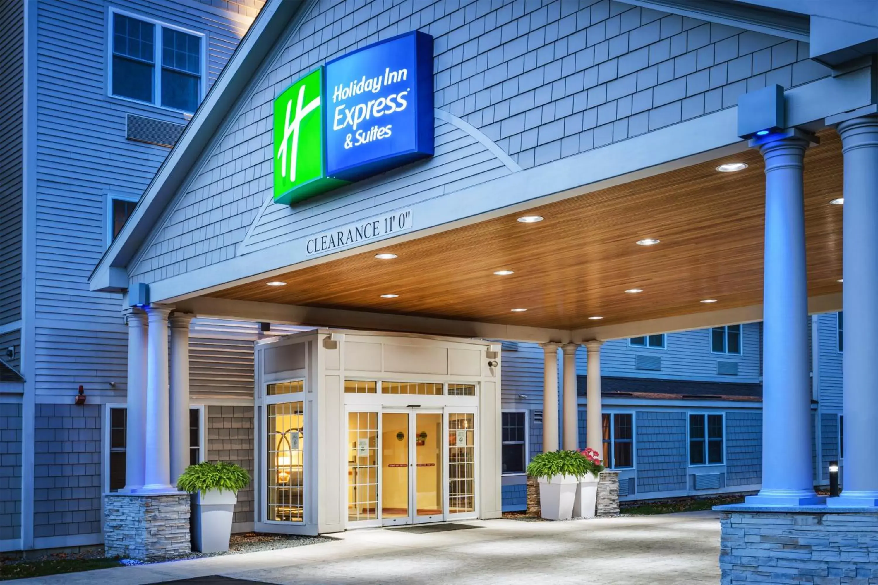 Property building in Holiday Inn Express Hotel & Suites Hampton South-Seabrook, an IHG Hotel