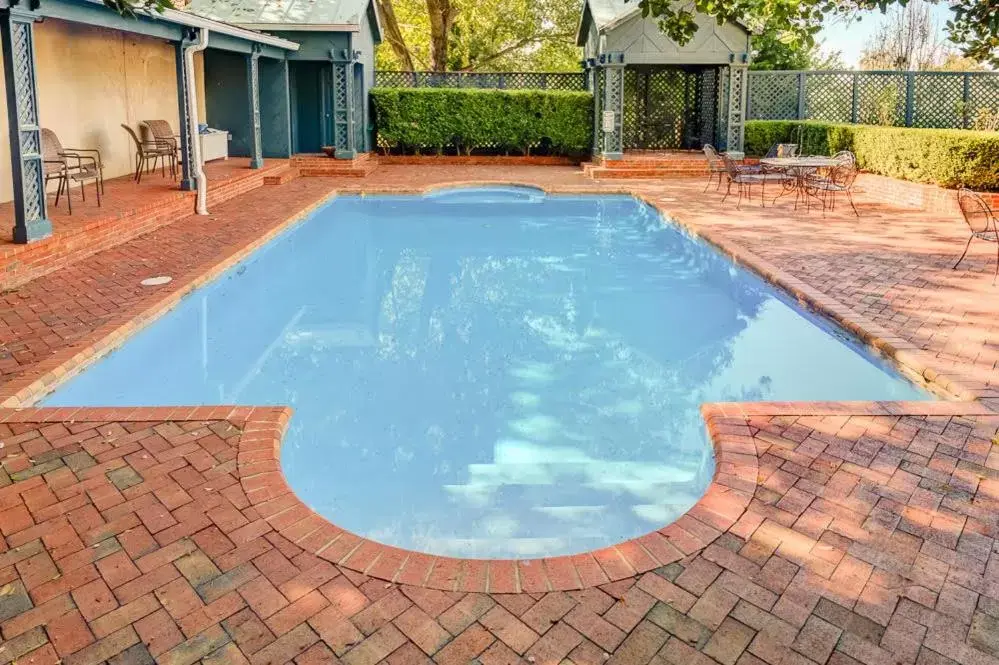 Swimming Pool in The Duff Green Mansion