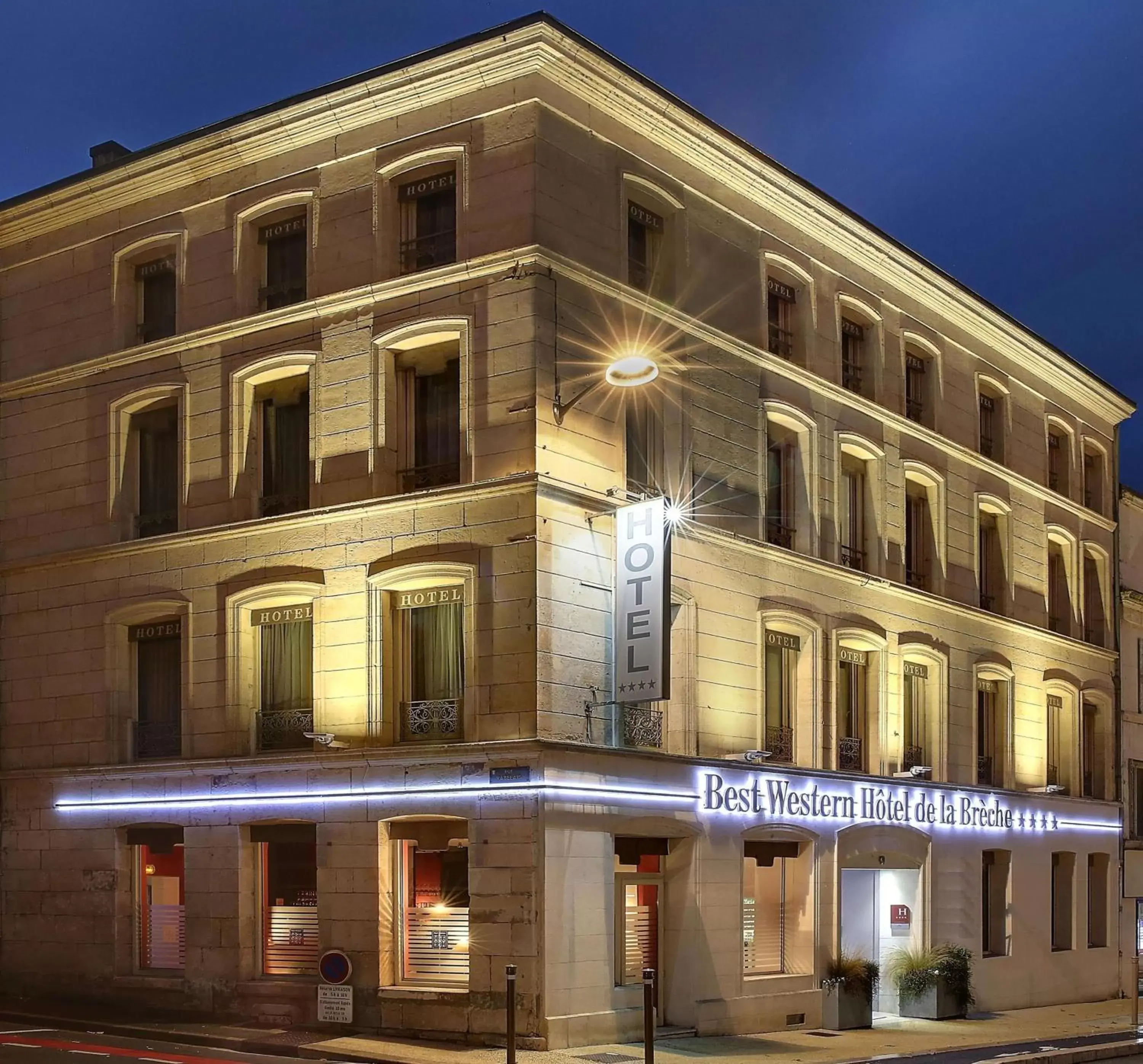 Property Building in Best Western Hotel de la Breche