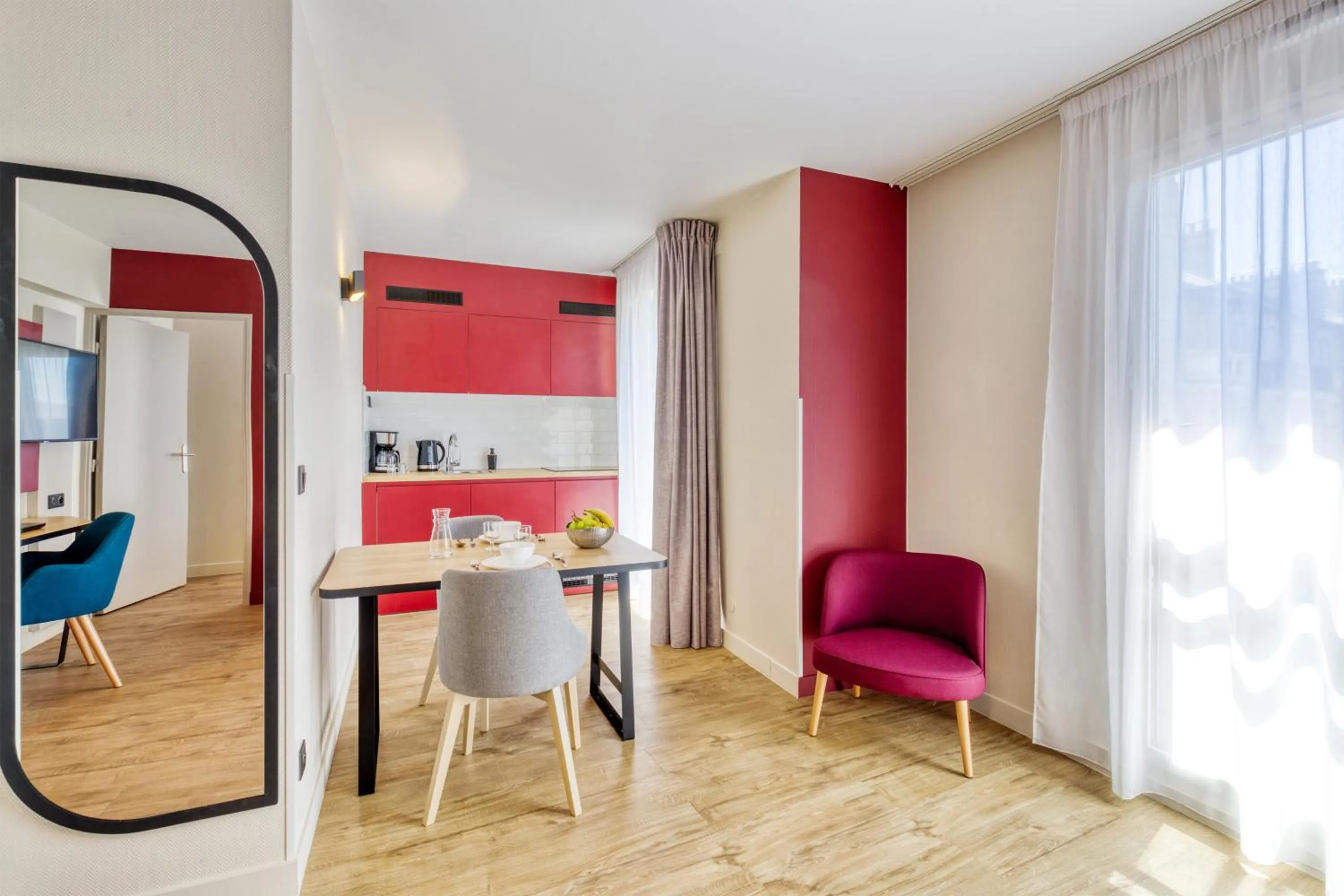 Kitchen or kitchenette in Appart'City Confort Paris Clichy - Mairie