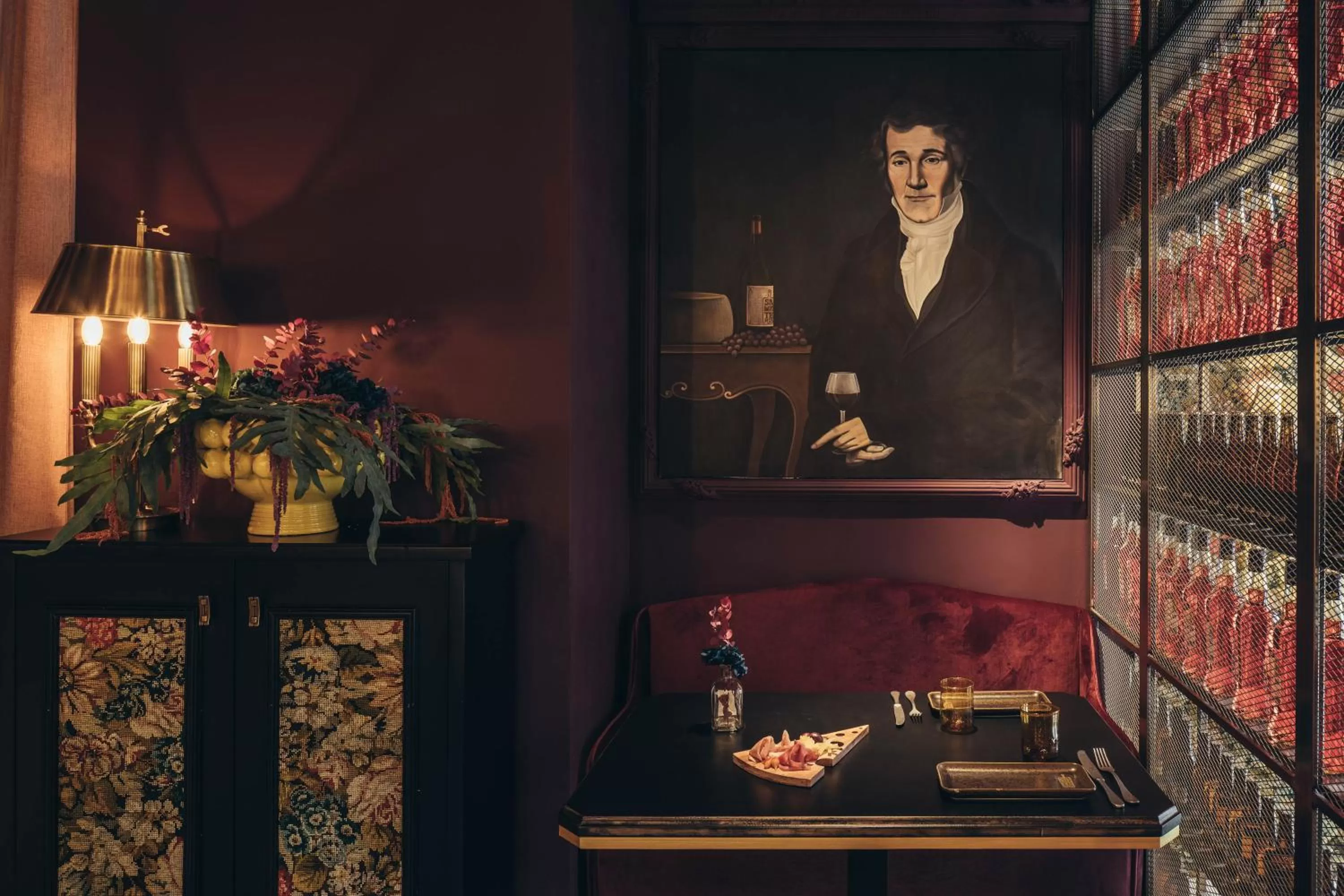 Restaurant/places to eat in One Shot Luchana