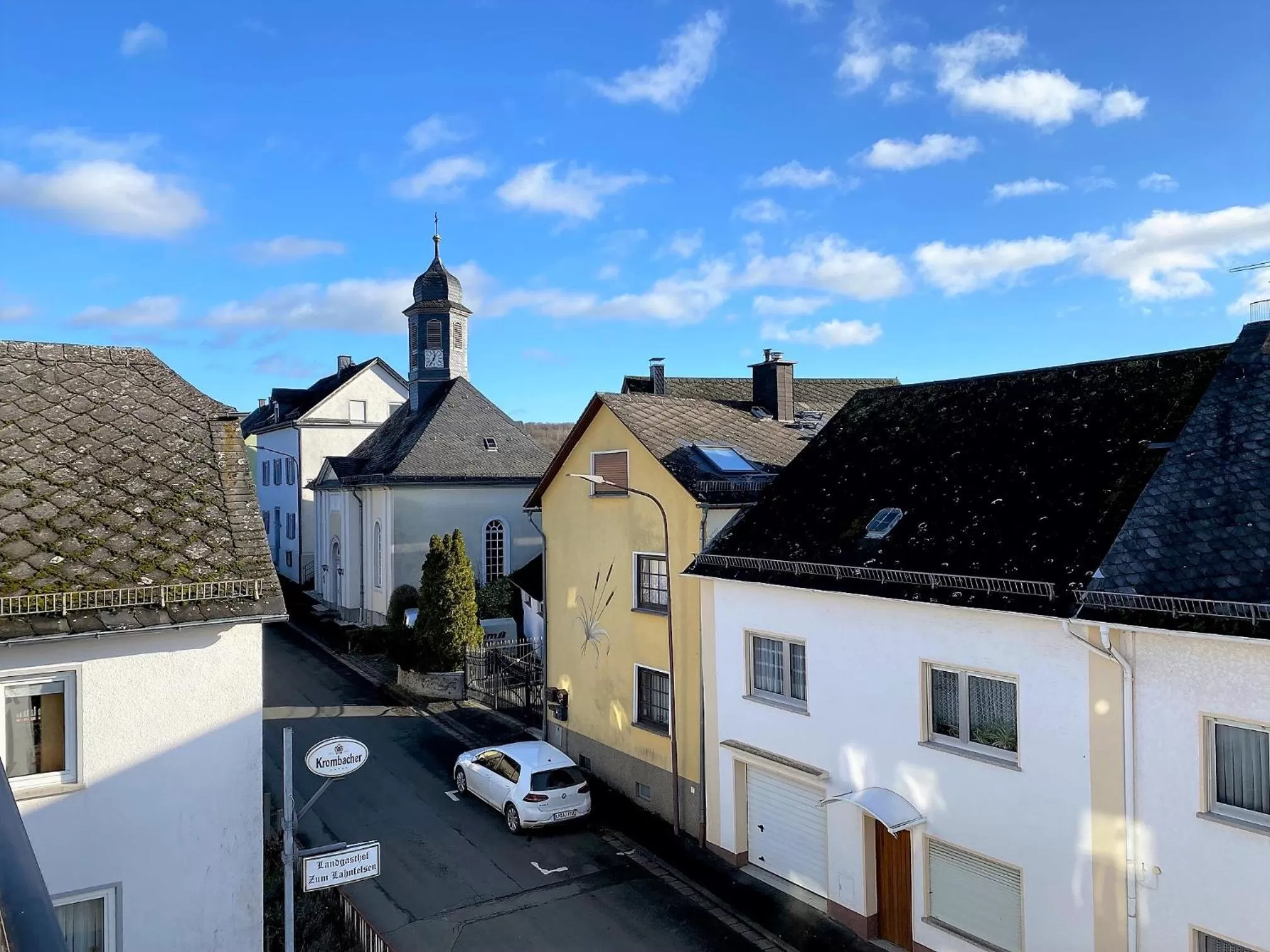 Street view in Zum Lahnfelsen